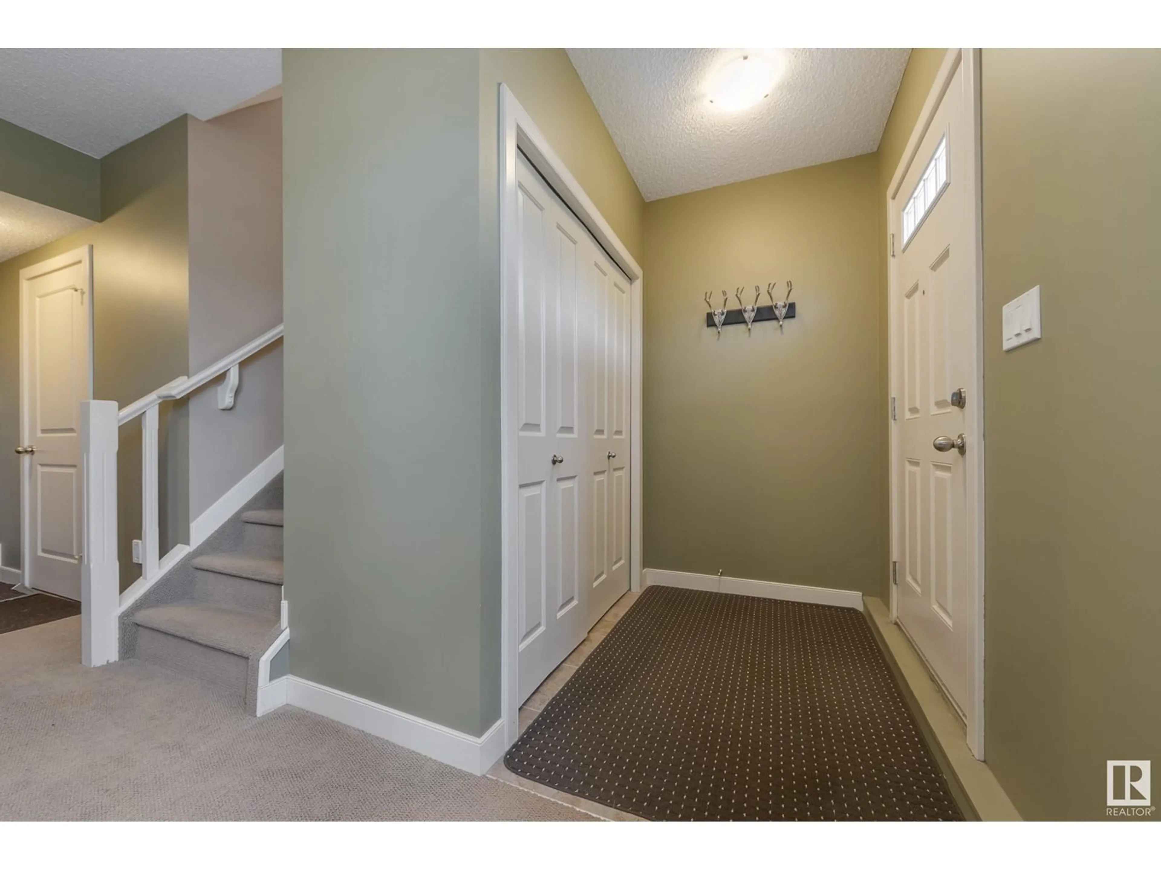 Indoor entryway for 119 CALLAGHAN DR, Edmonton Alberta T6W0J8