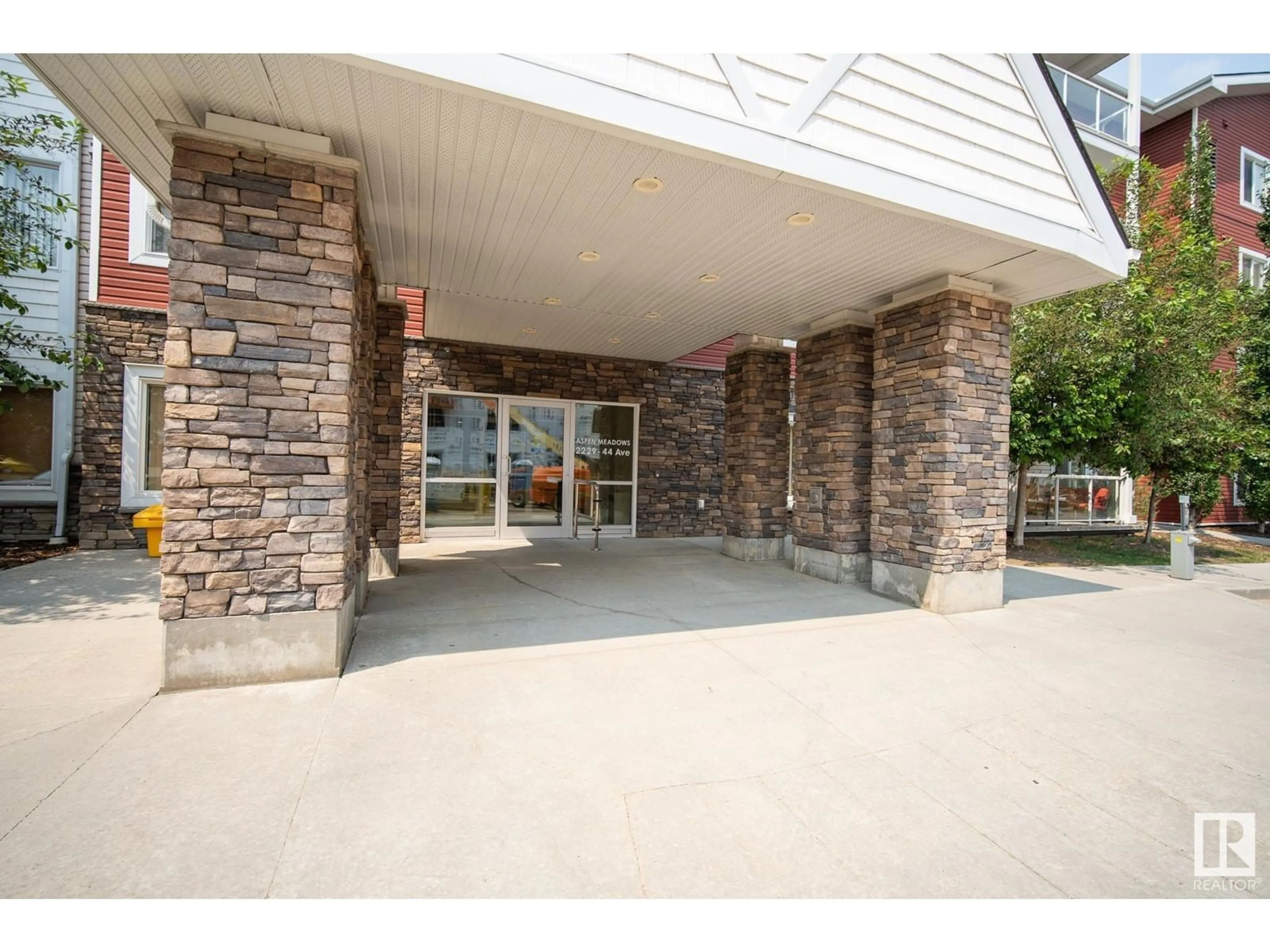Indoor foyer for #408 - 2229 44 AV, Edmonton Alberta T6T0W6