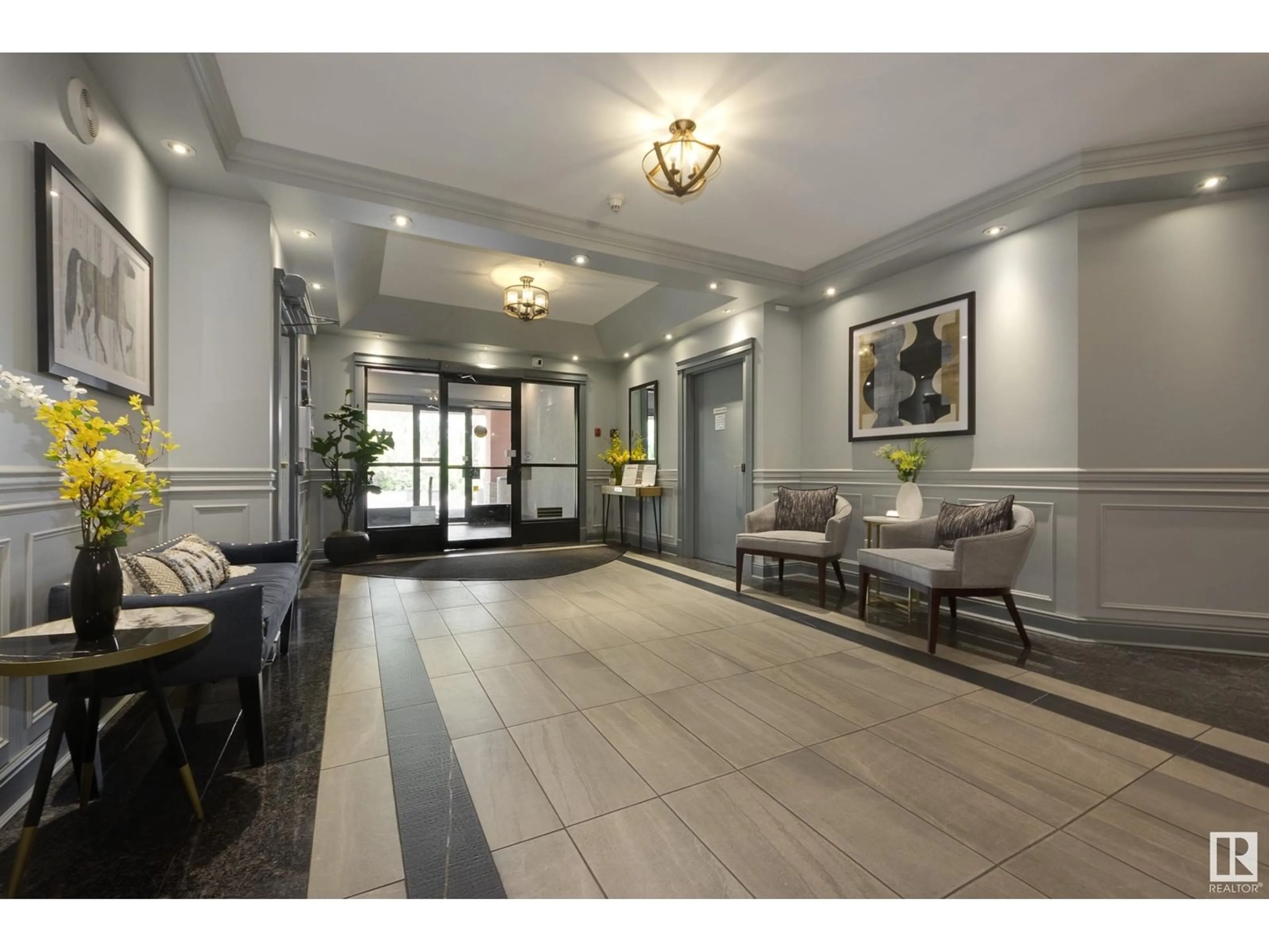 Lobby for 1204 SASKATCHEWAN DR, Edmonton Alberta T6E6S8