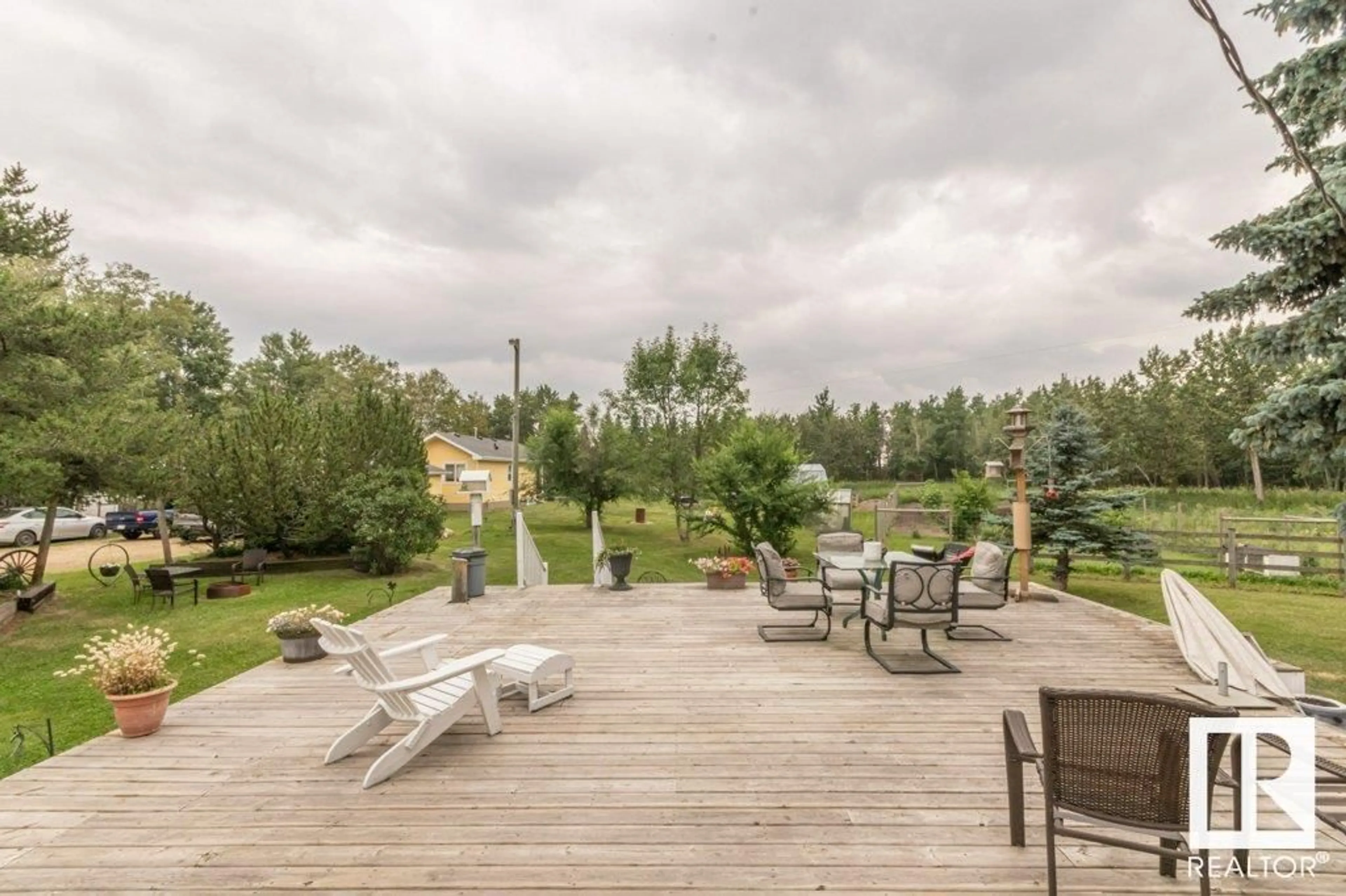 Patio, unknown for 53080 RGE ROAD 210, Rural Strathcona County Alberta T8G2E4