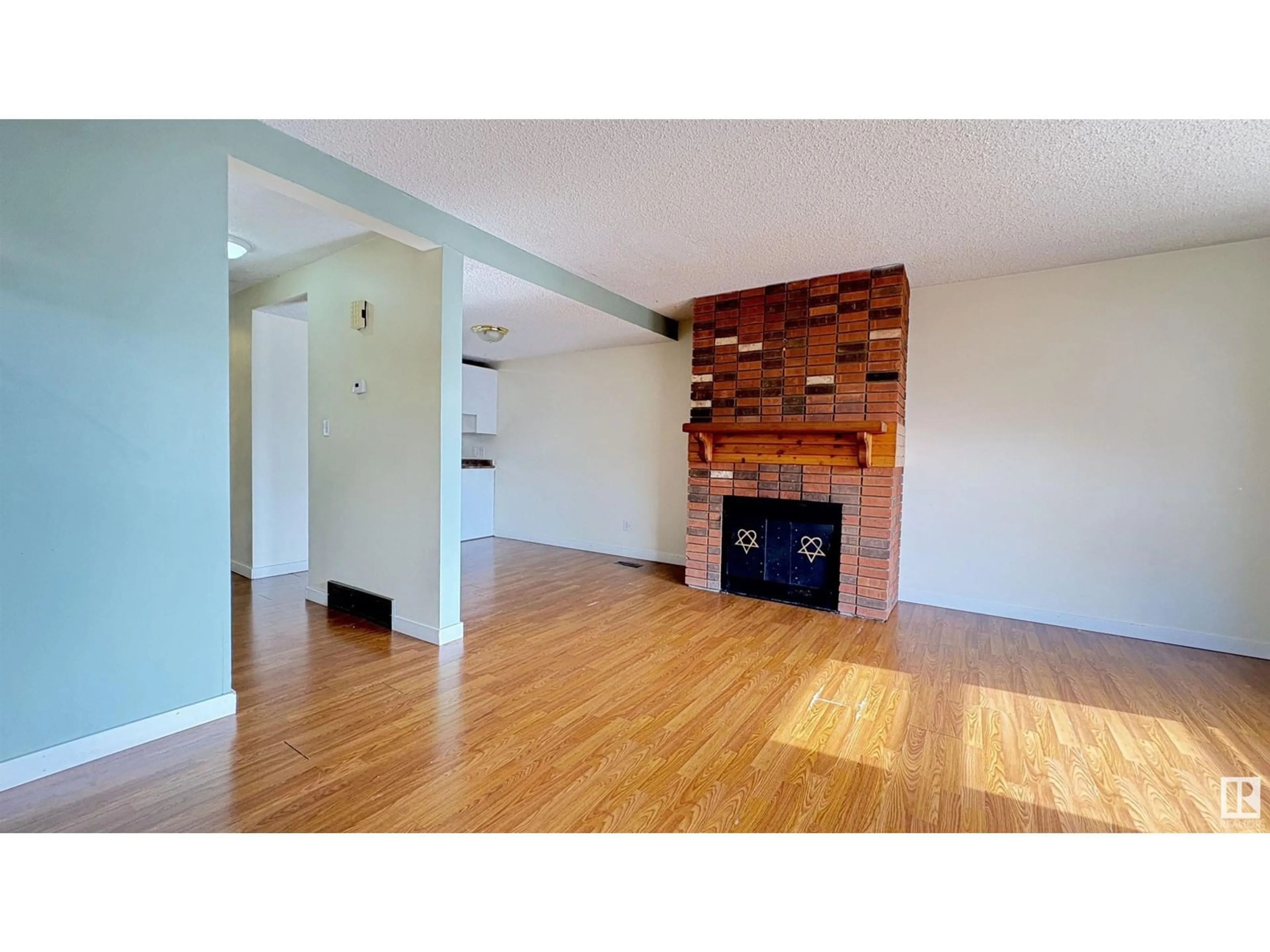 Unknown for 10427 24 AV, Edmonton Alberta T6J4S2