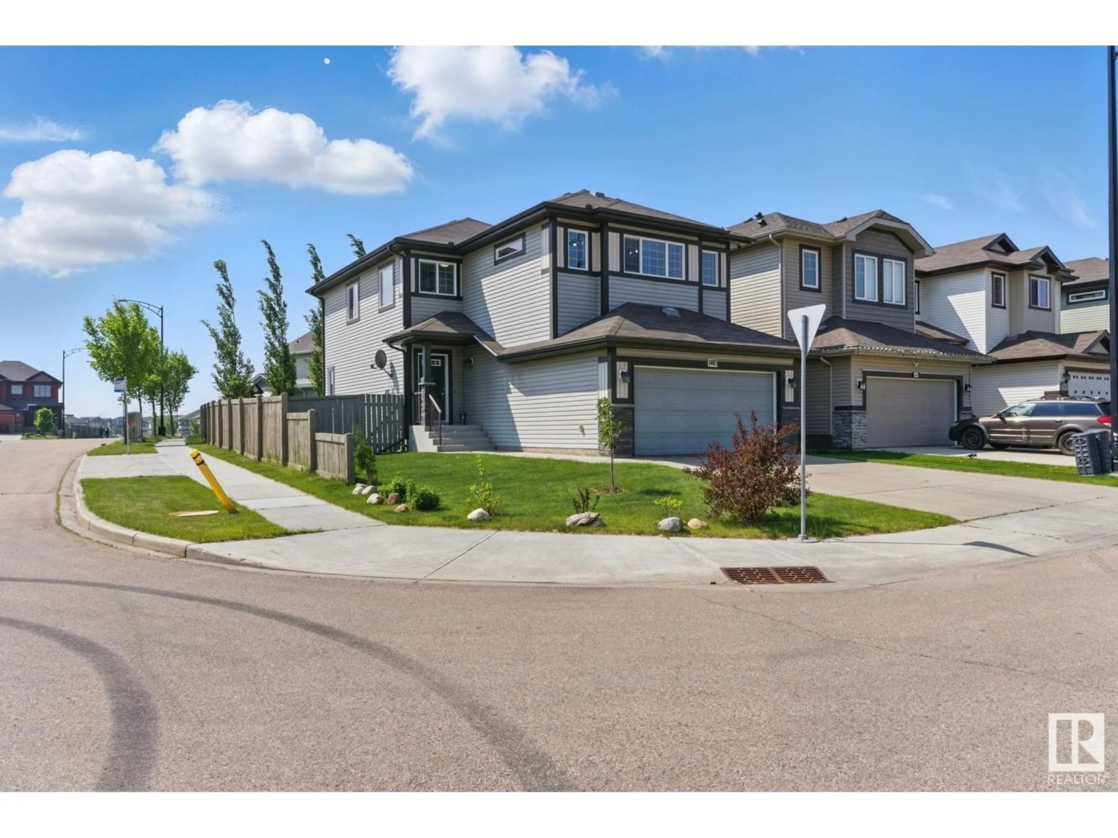 A pic from outside/outdoor area/front of a property/back of a property/a pic from drone, street for NW - 1403 30 AV, Edmonton Alberta T6T0V7