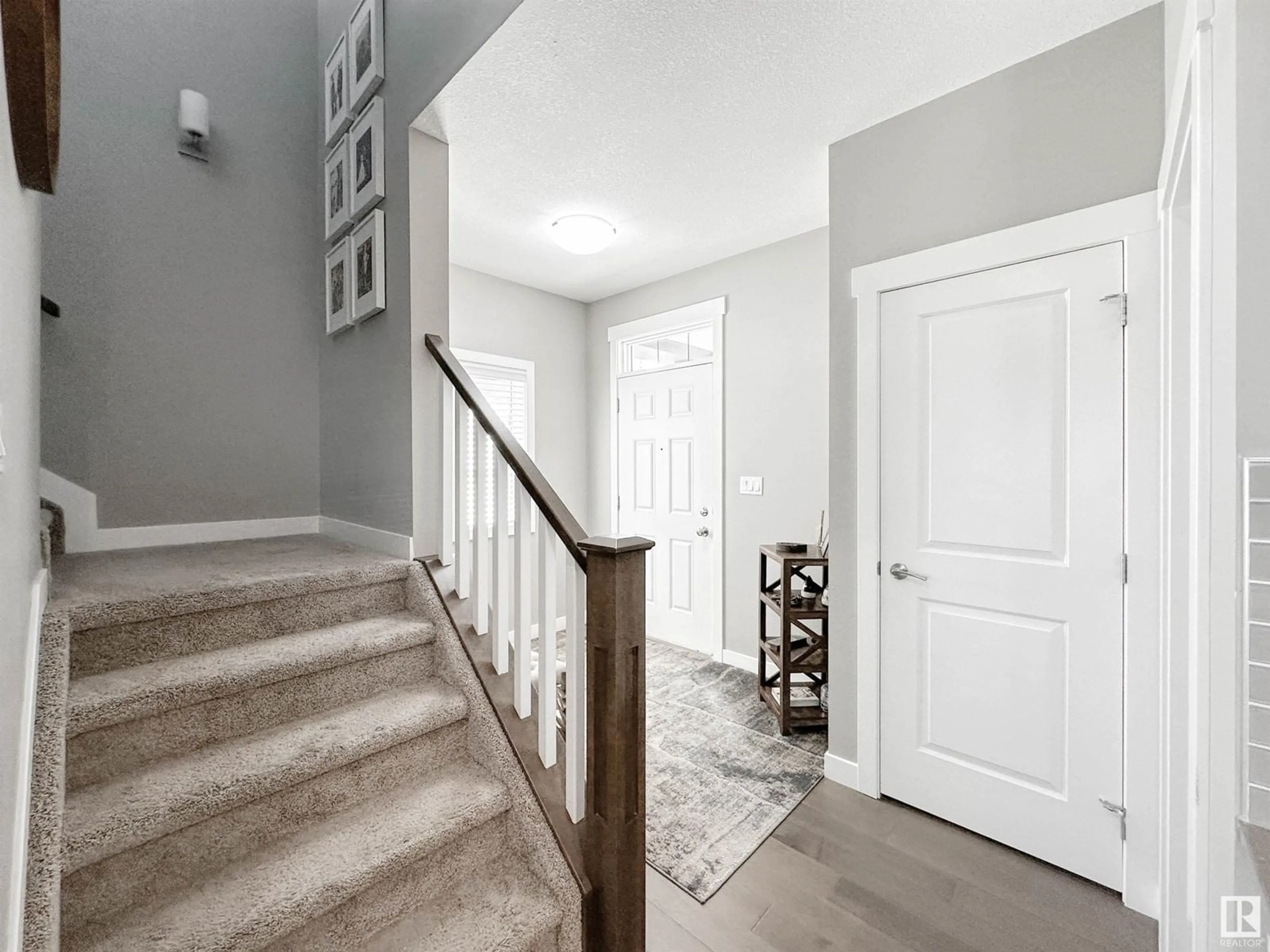 Indoor entryway for 1295 SECORD LANDING LD, Edmonton Alberta T5T4W7