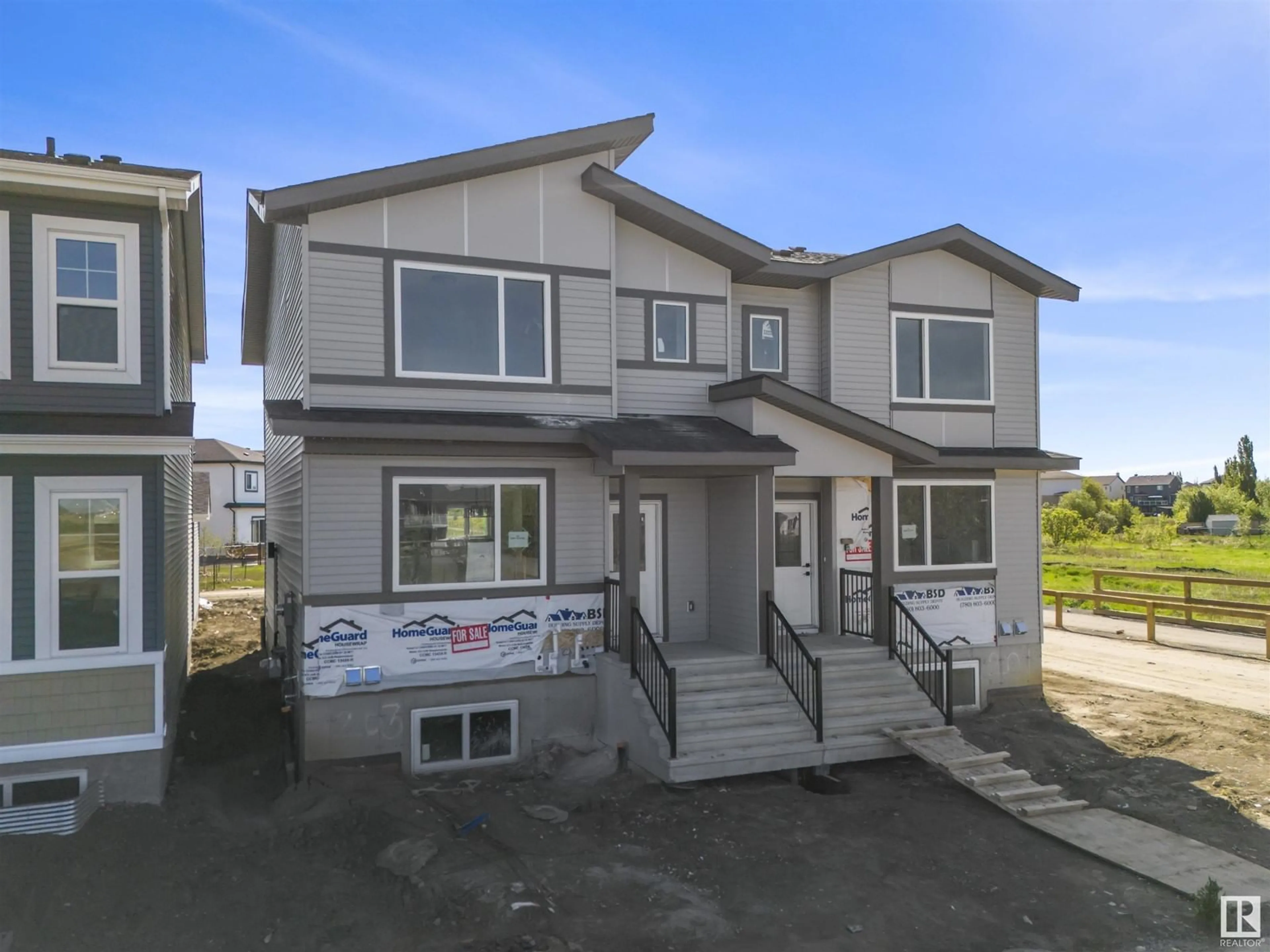 Home with vinyl exterior material, building for 203 DEER VALLEY DR, Leduc Alberta T9E1S8