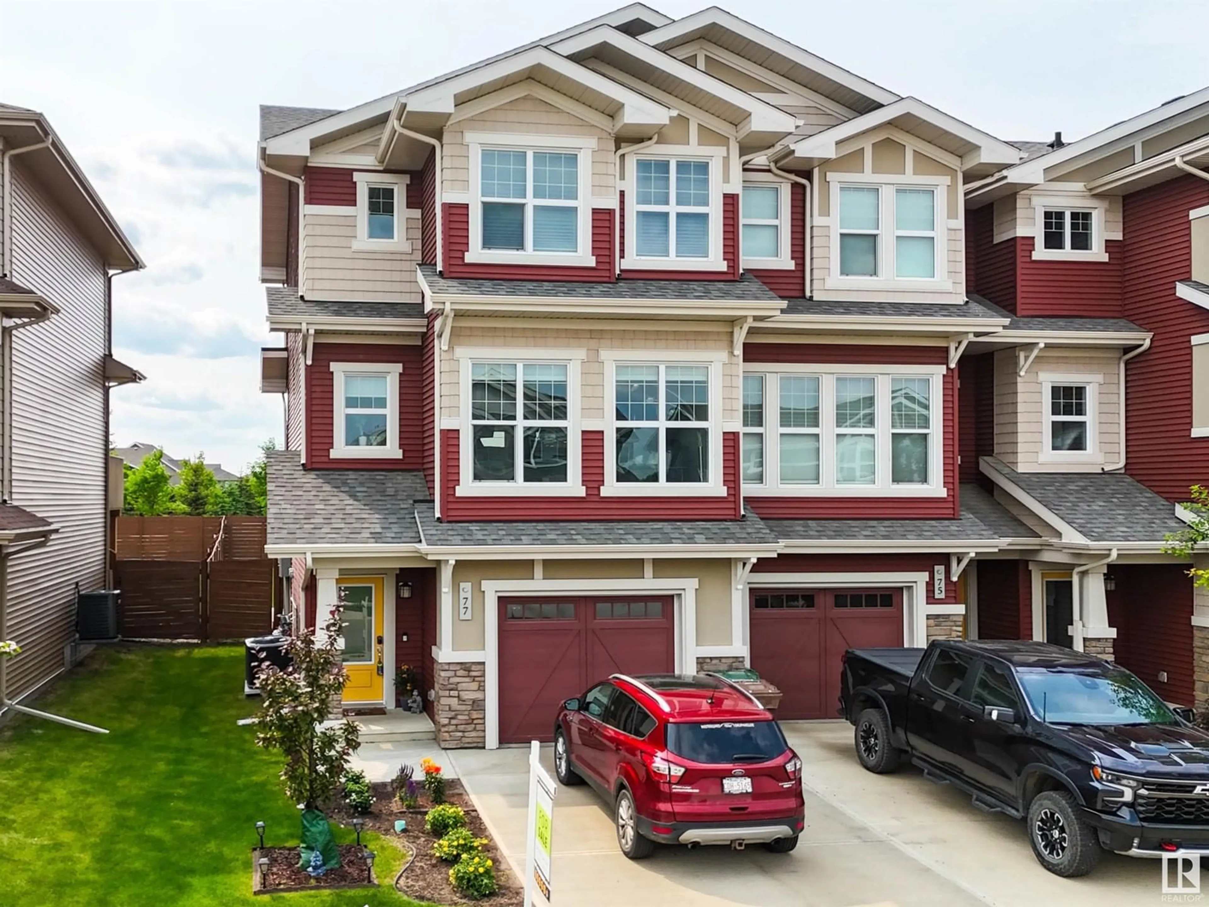 A pic from outside/outdoor area/front of a property/back of a property/a pic from drone, street for 77 JOYAL WY, St. Albert Alberta T8N7V5