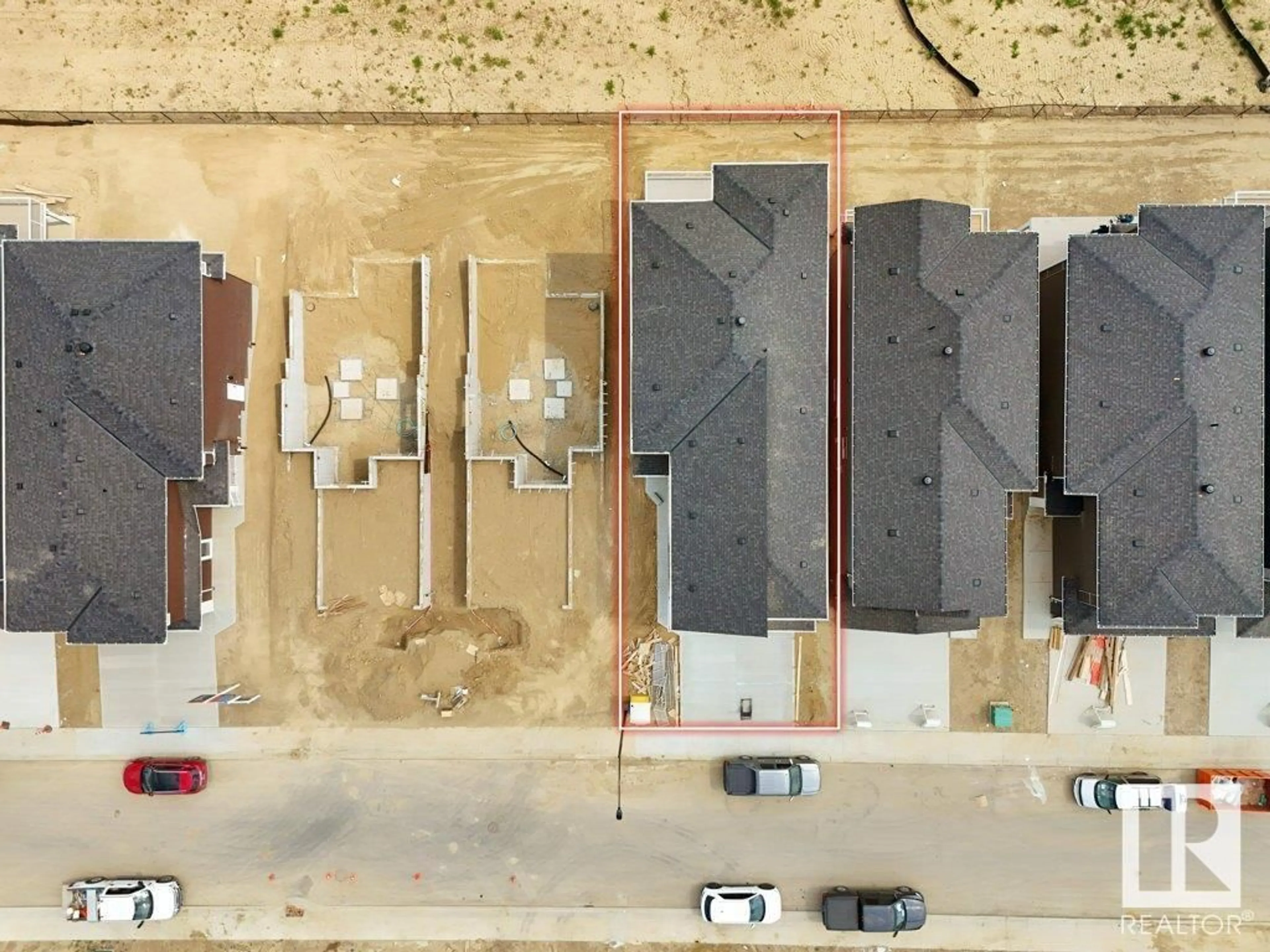 A pic from outside/outdoor area/front of a property/back of a property/a pic from drone, building for 3313 CHICKADEE DR, Edmonton Alberta T5V1T7