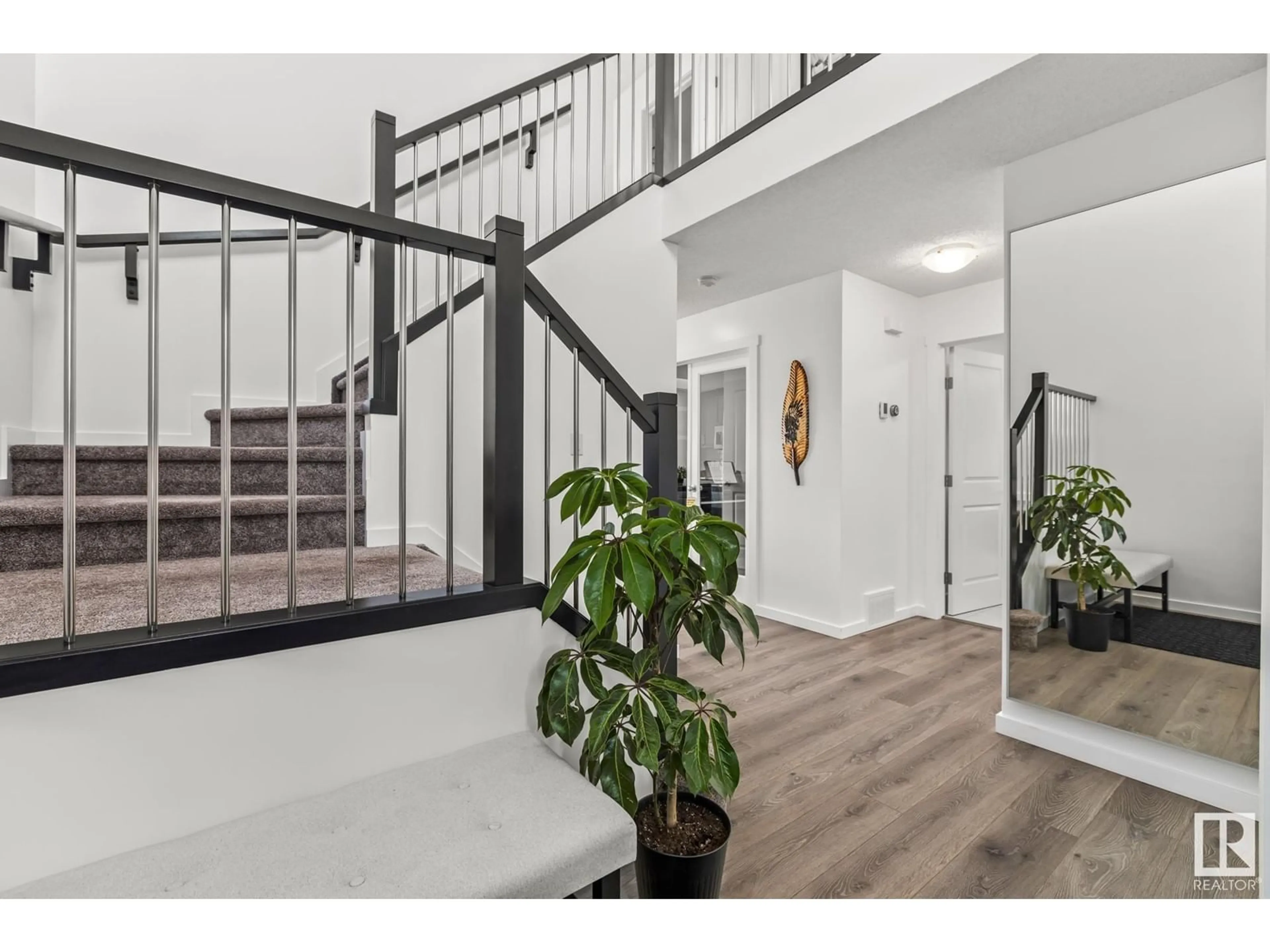 Indoor entryway for 267 LARCH CR, Leduc Alberta T9E1L3