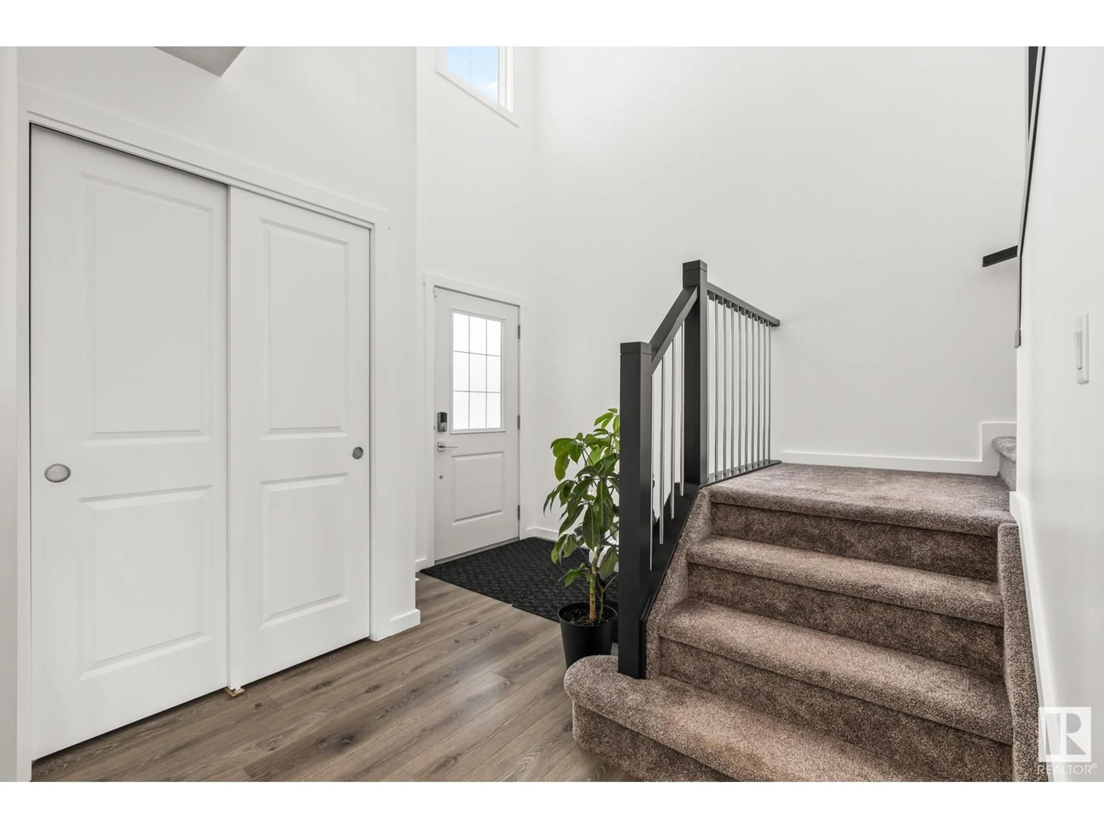 Indoor entryway for 267 LARCH CR, Leduc Alberta T9E1L3