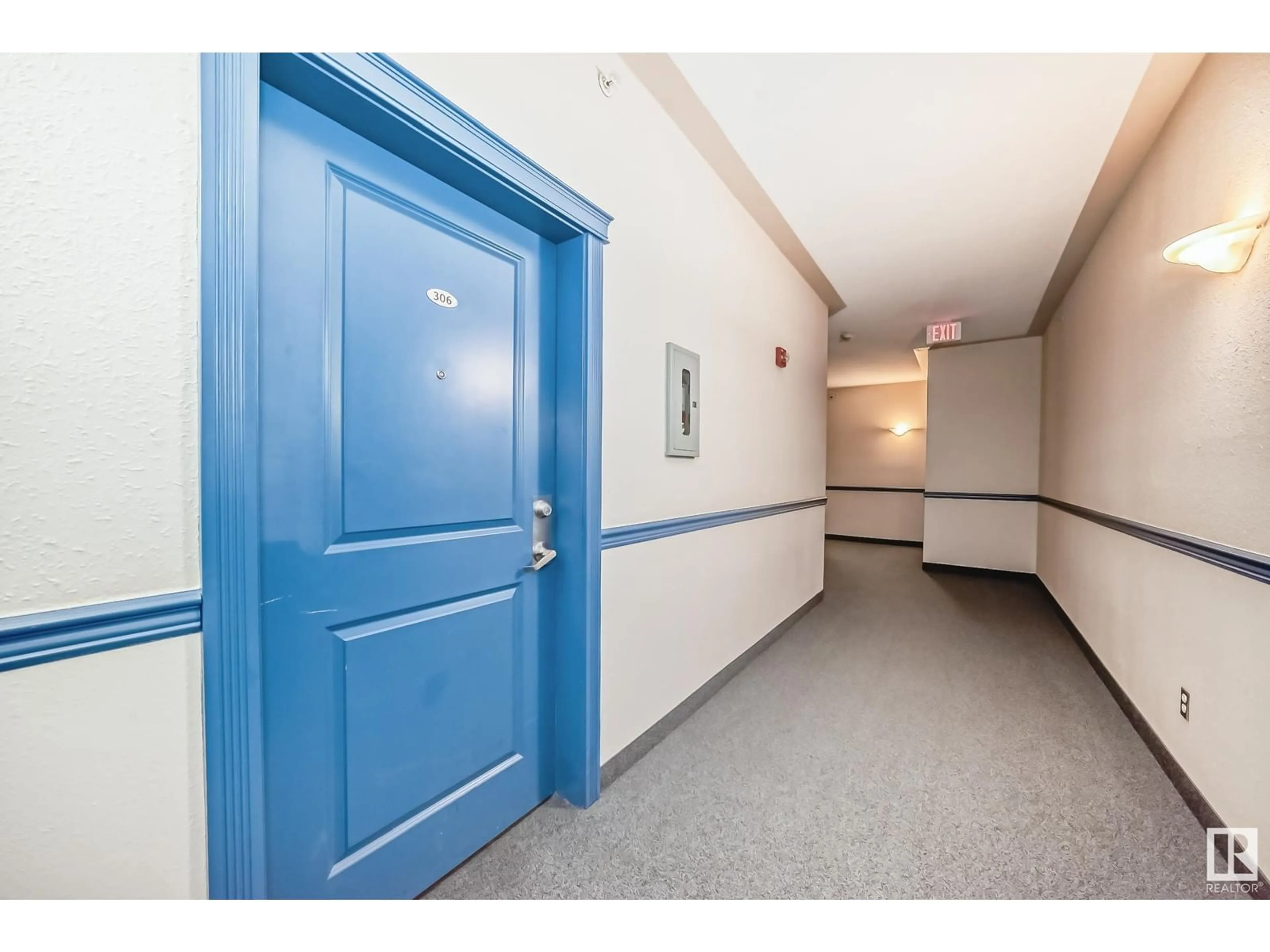 Indoor foyer for #306 - 11325 83 ST, Edmonton Alberta T5B4W5