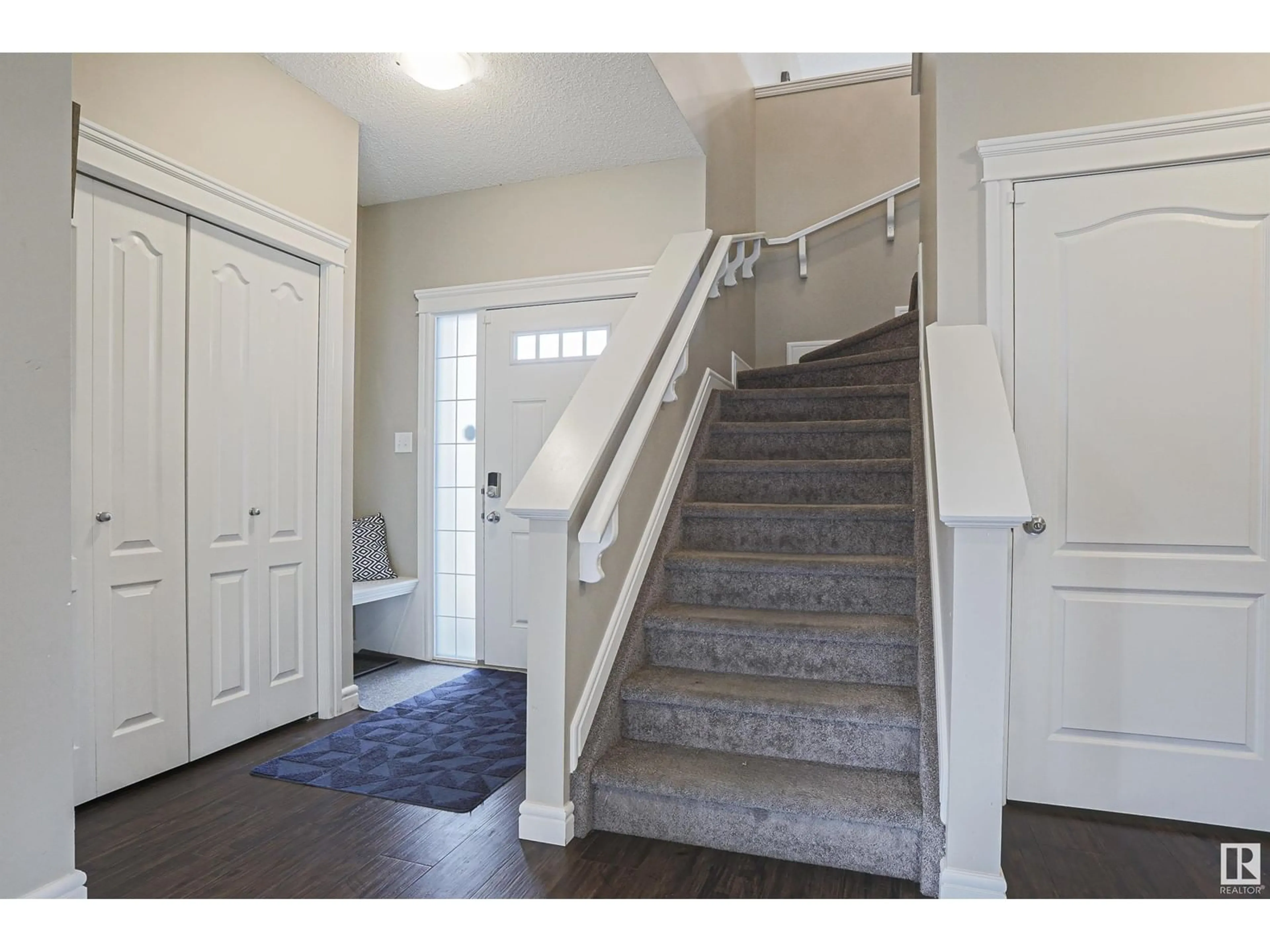 Indoor entryway for 1219 26 AV, Edmonton Alberta T6T2E5