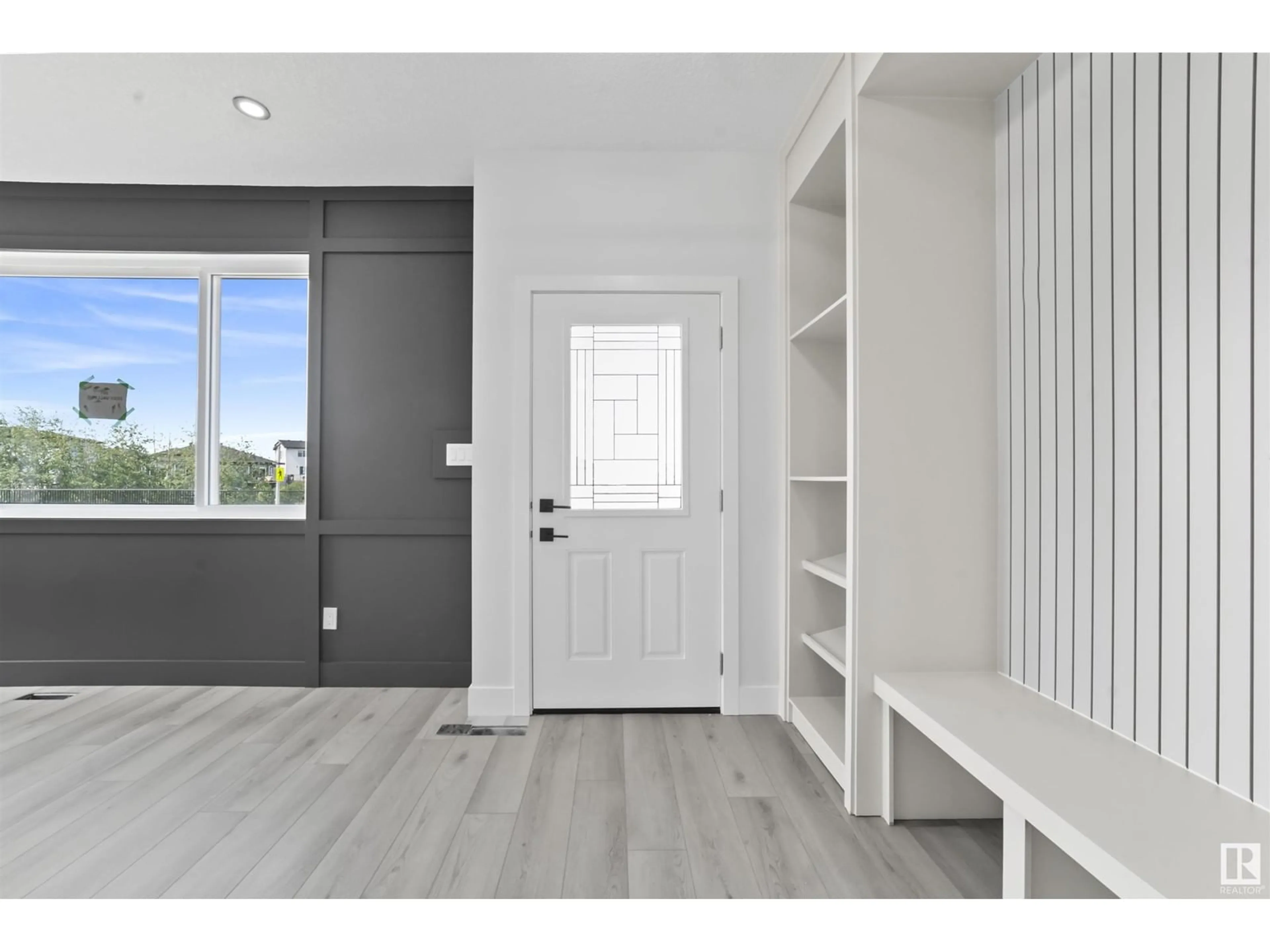 Indoor entryway for 201 DEER VALLEY DR, Leduc Alberta T9E1S8