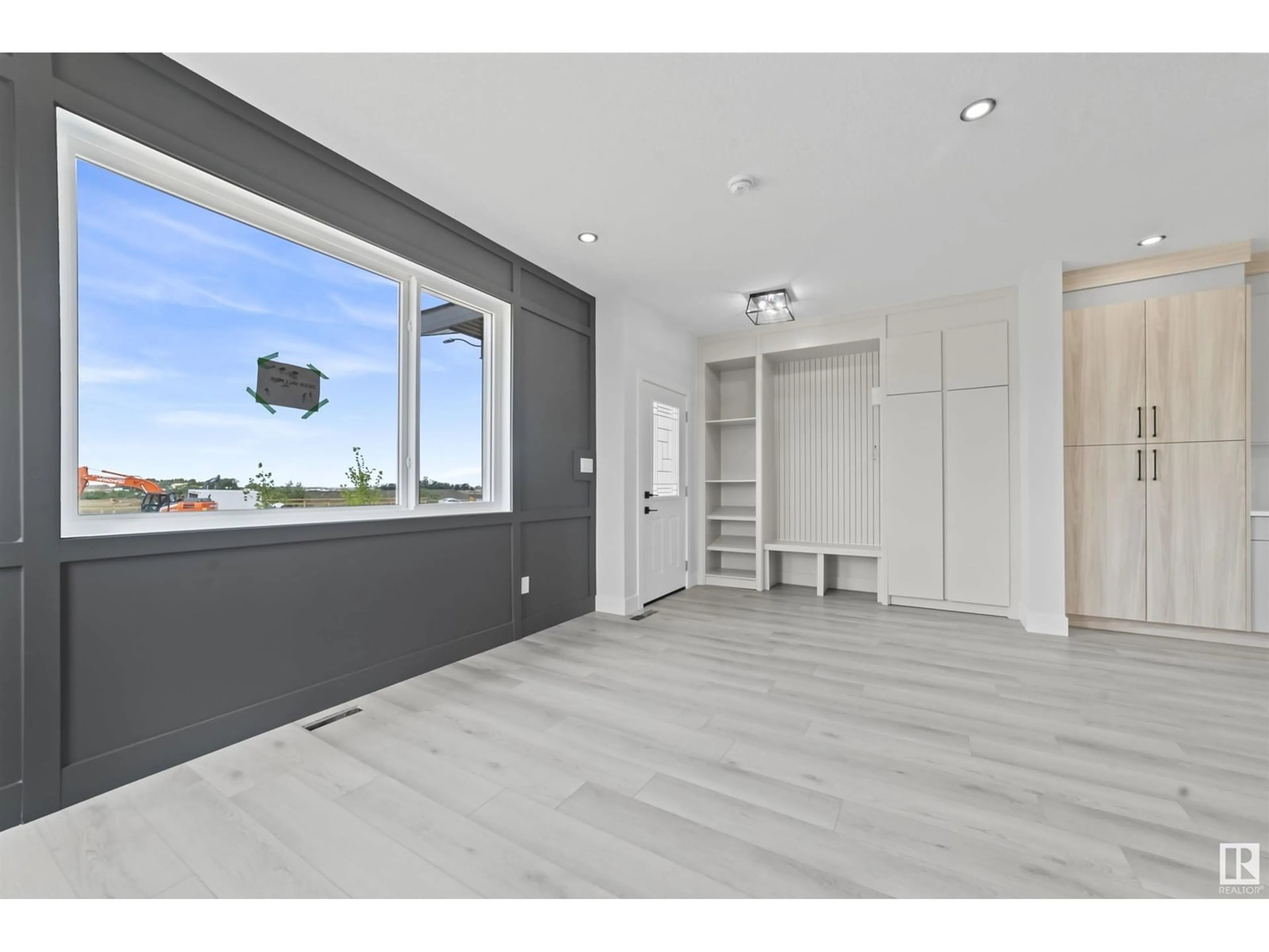 Indoor entryway for 201 DEER VALLEY DR, Leduc Alberta T9E1S8