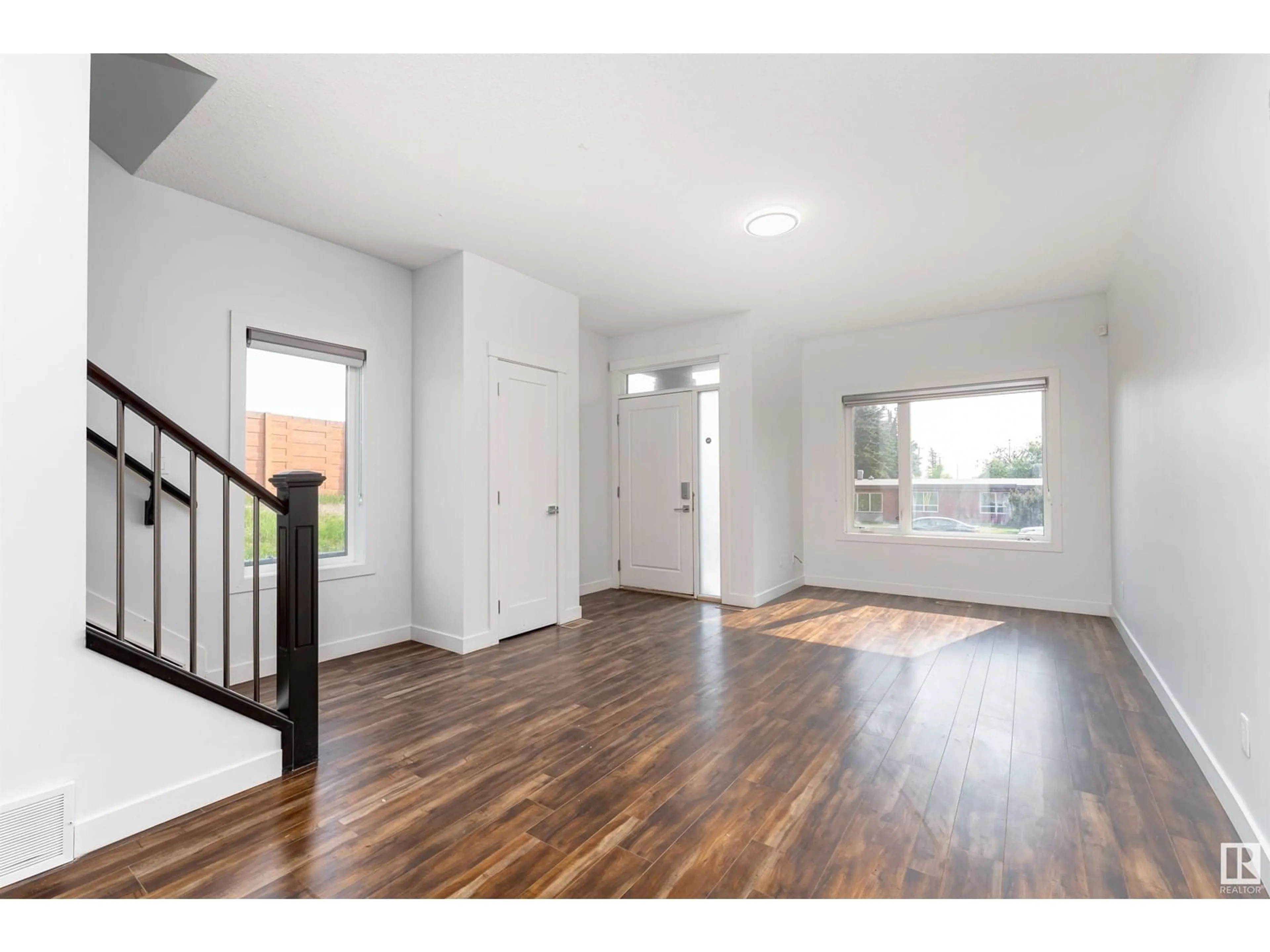 Unknown for NW - 12432 125 ST, Edmonton Alberta T5L0T1