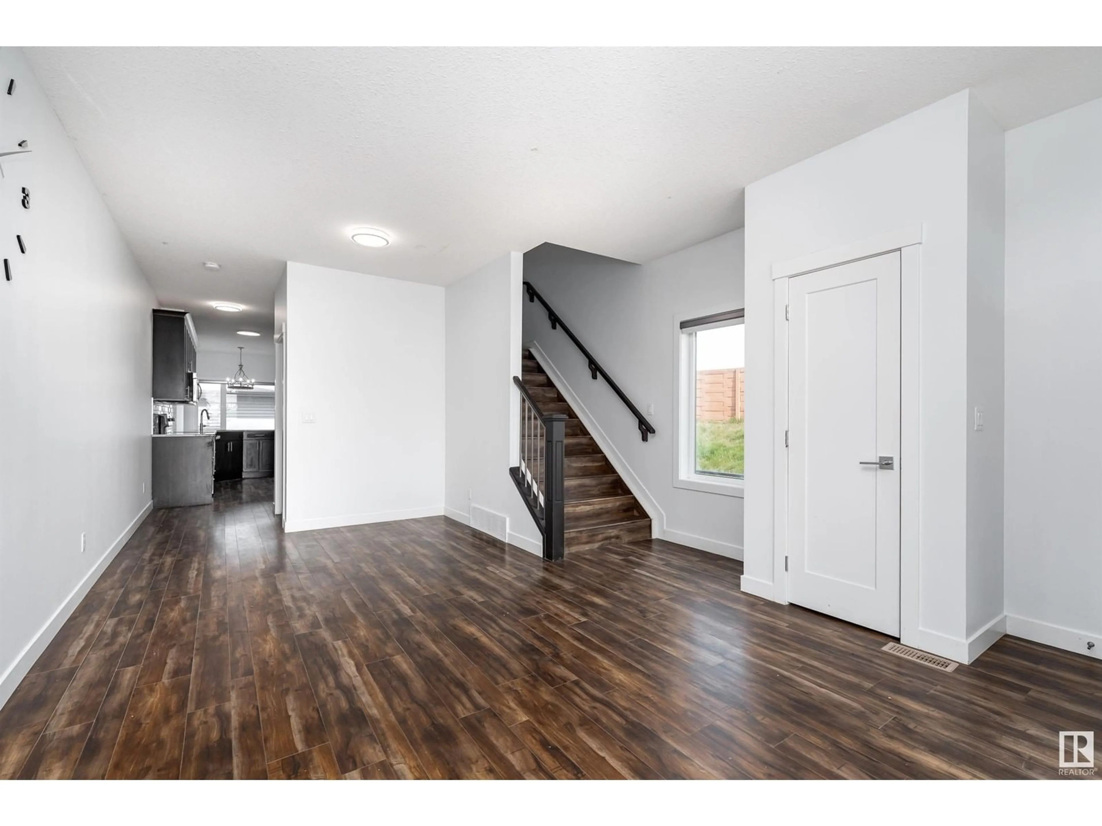 Unknown for NW - 12432 125 ST, Edmonton Alberta T5L0T1