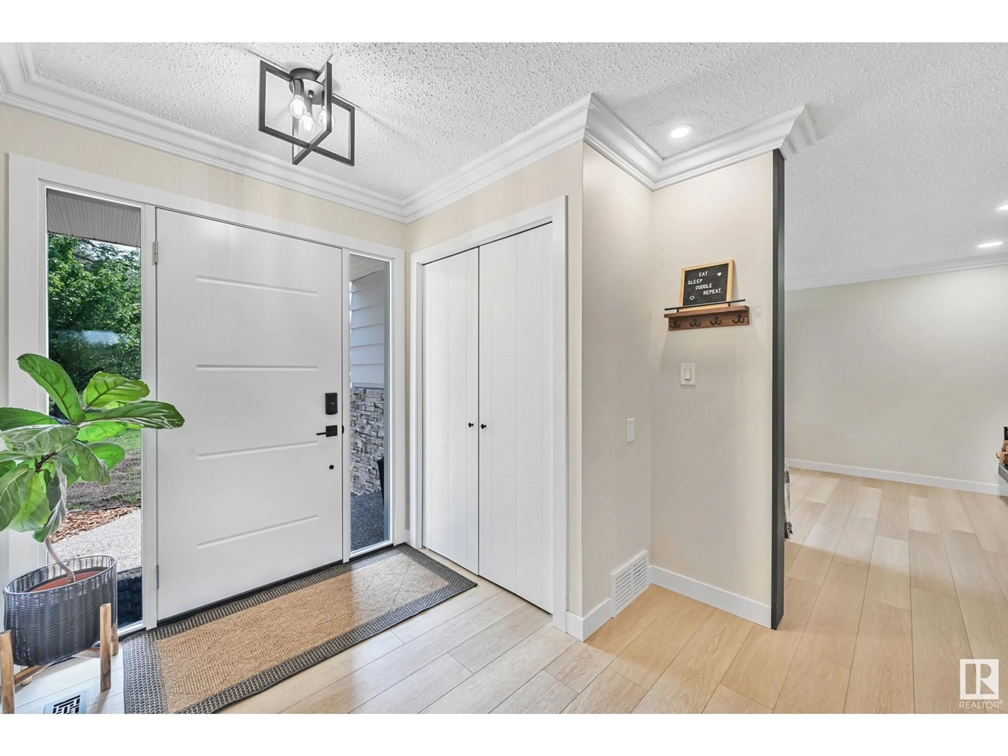 Indoor entryway for 12 55305 RGE ROAD 242, Rural Sturgeon County Alberta T0A1N0
