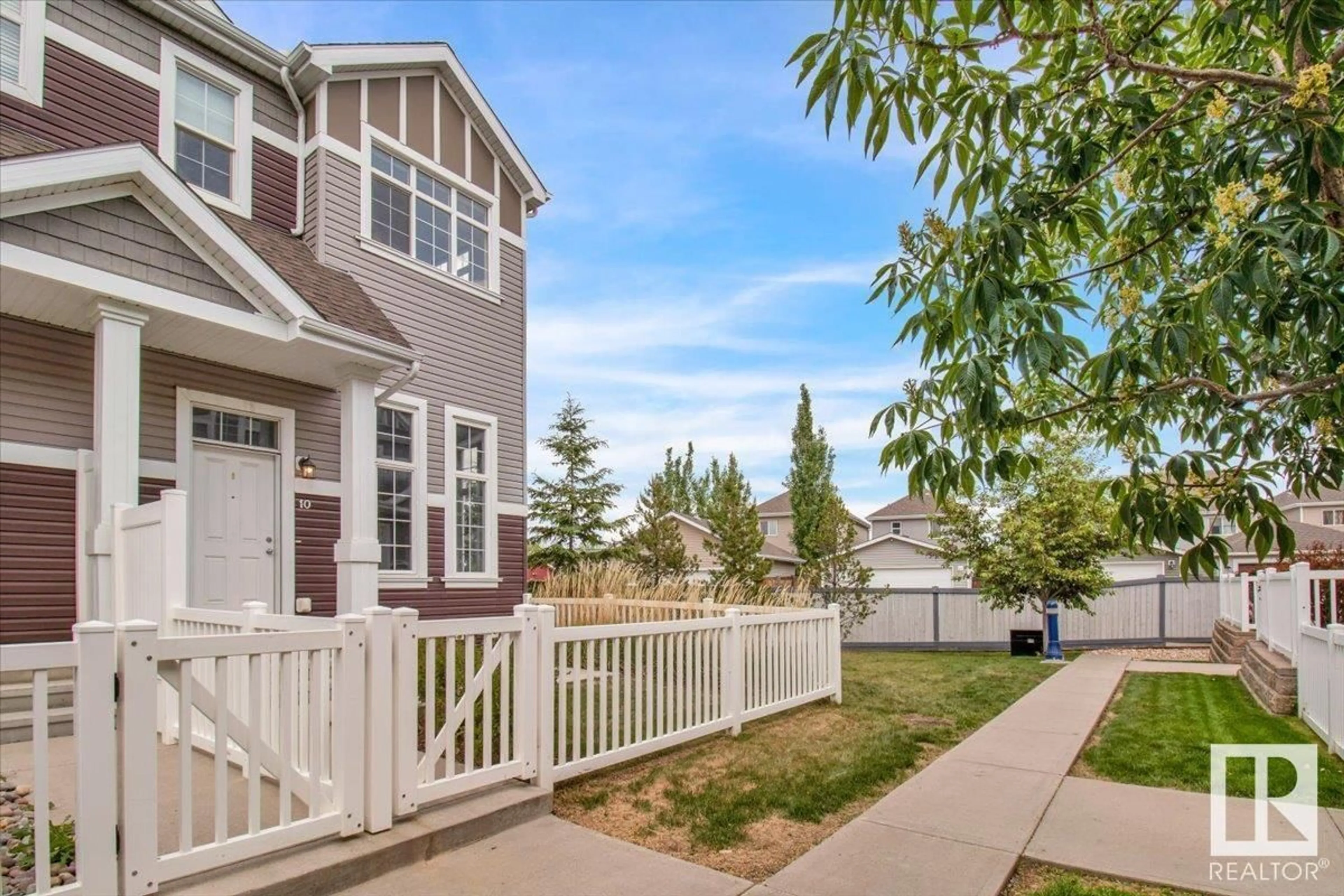 Home with vinyl exterior material, mountain view for #10 - 9151 SHAW WY, Edmonton Alberta T6X1W7