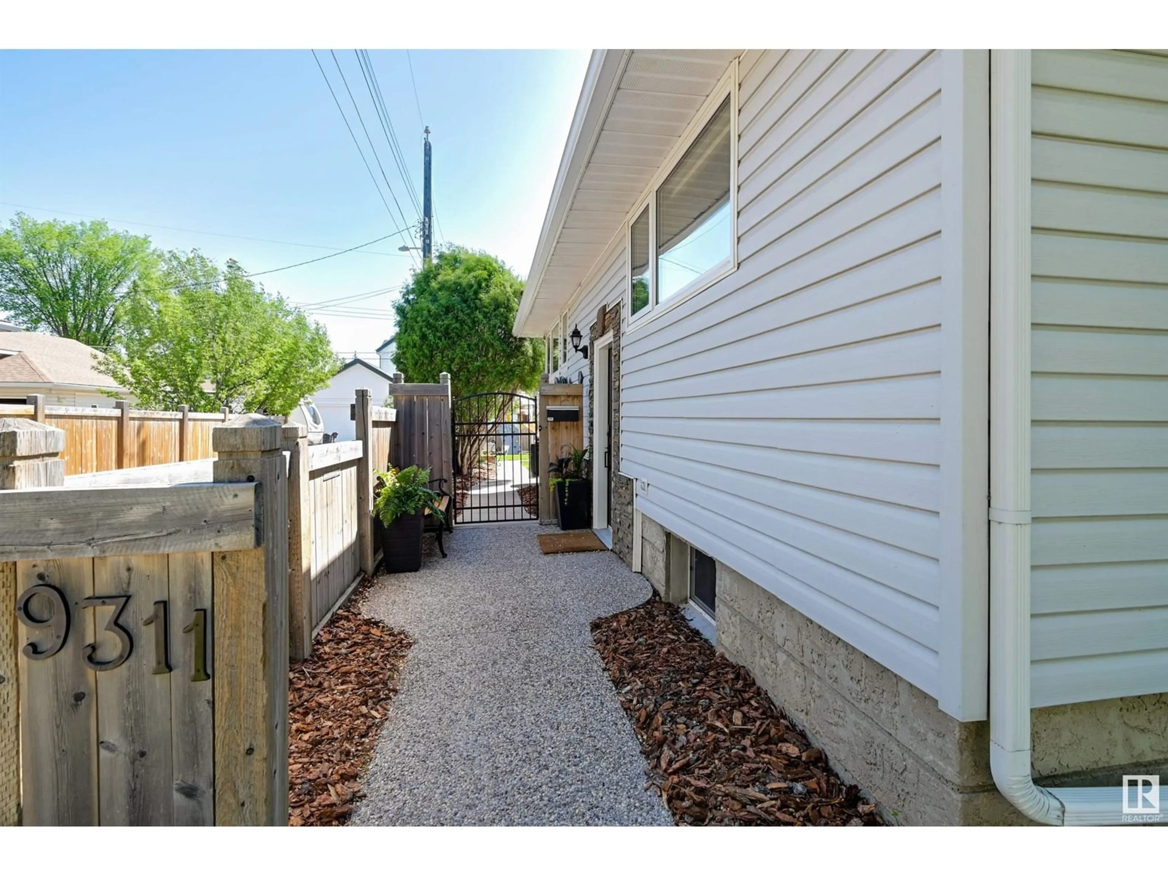 Patio, street for 9311 146 ST, Edmonton Alberta T5R0W4