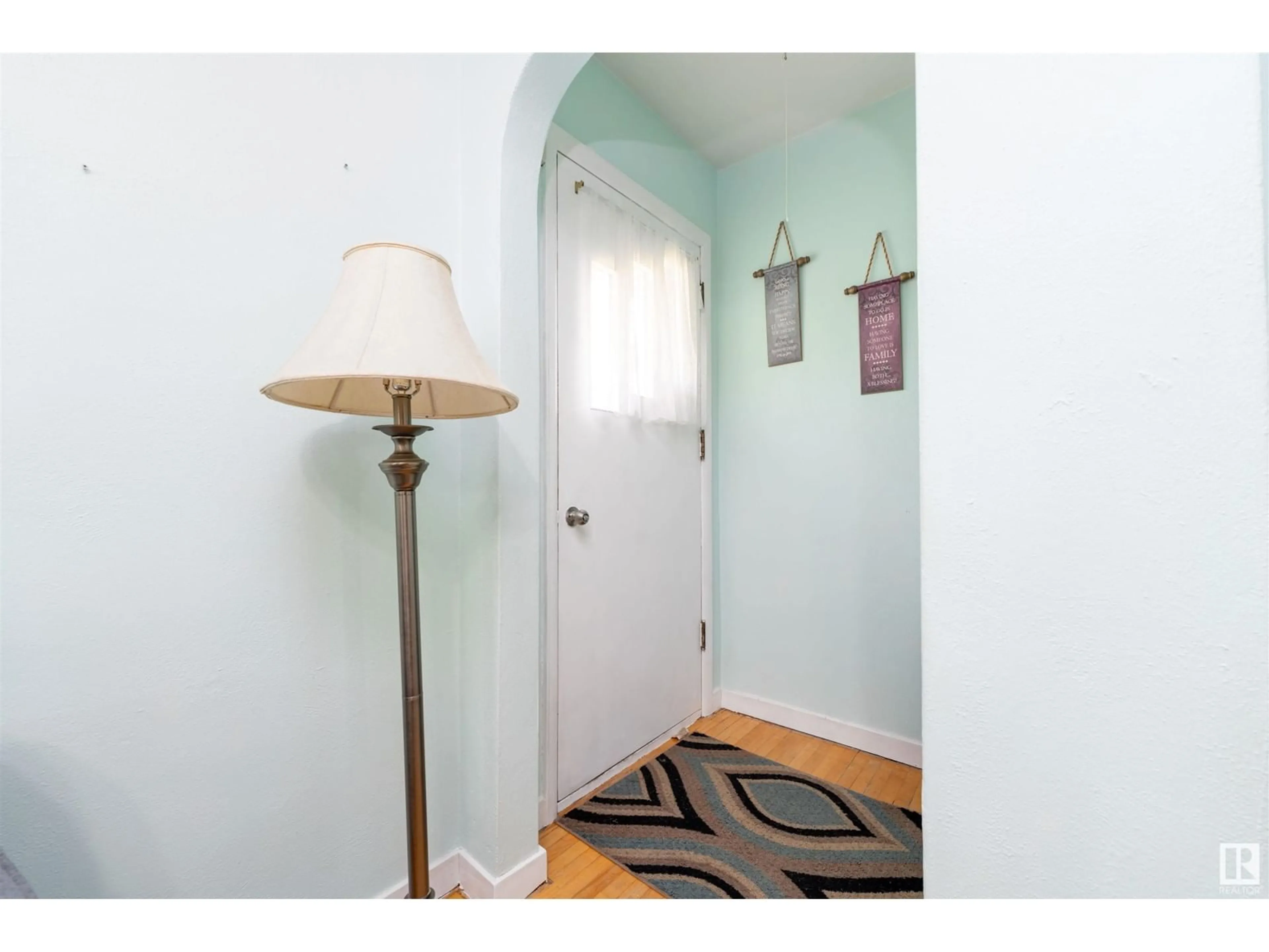 Indoor entryway for 4811 51 AV, Lamont Alberta T0B2R0