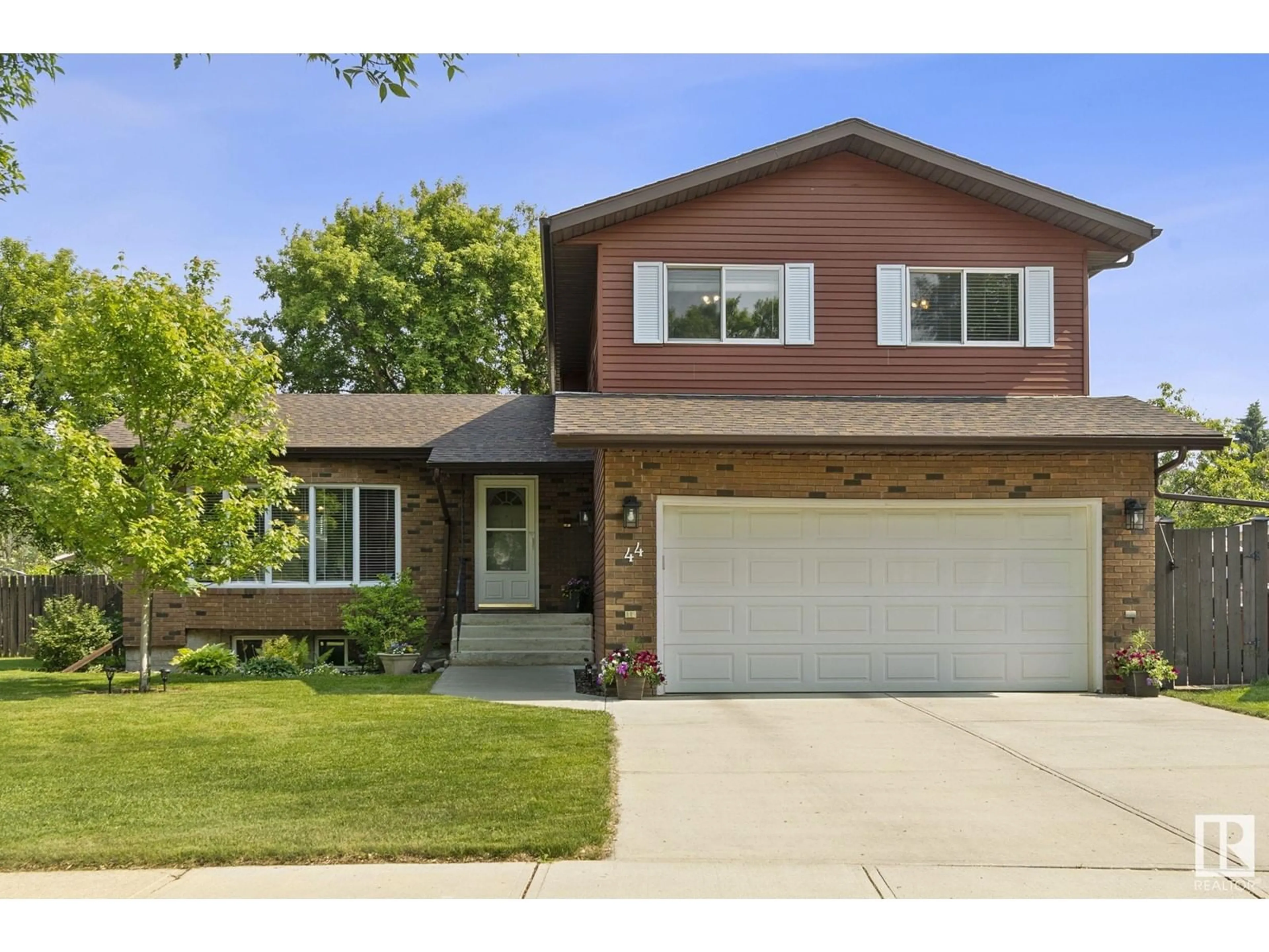 Home with brick exterior material, street for 44 WAKEFIELD BV, St. Albert Alberta T8N3E9