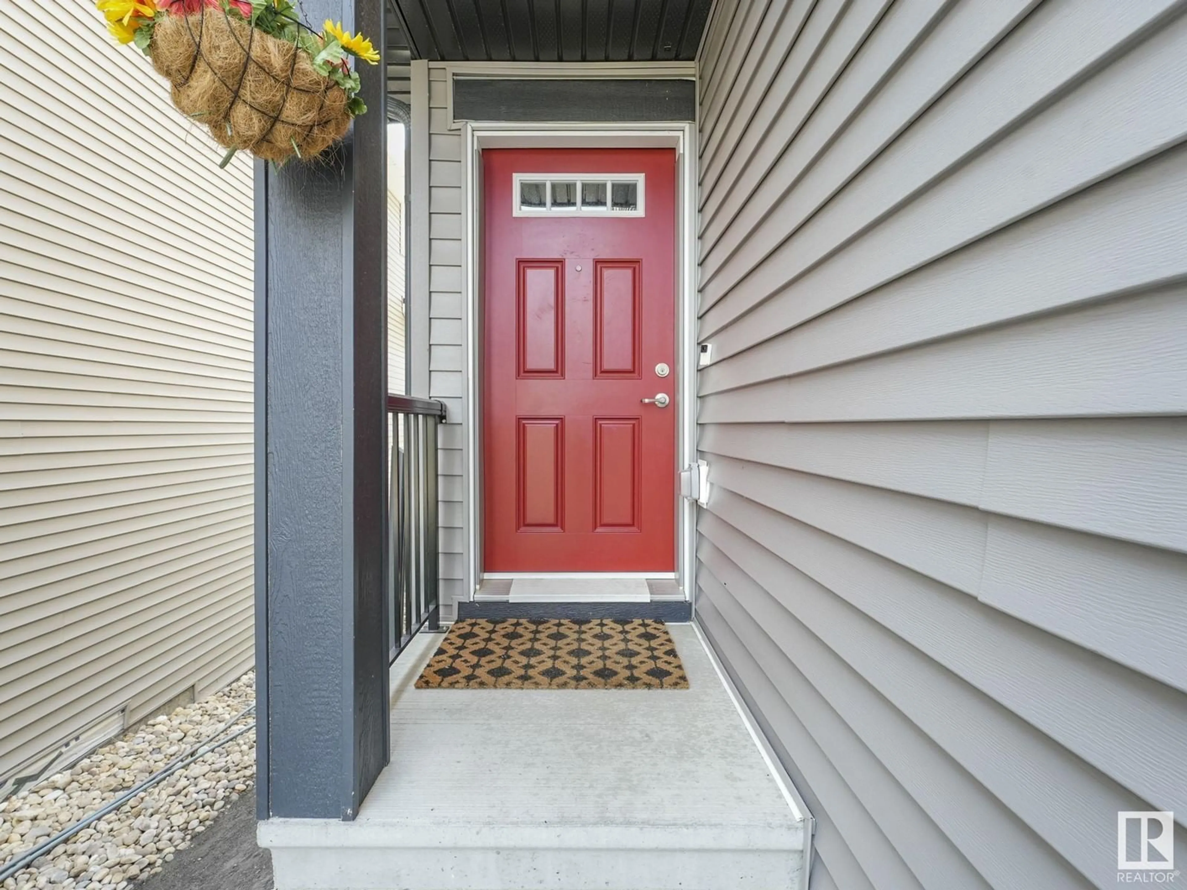 Indoor entryway for 1407 DARBY GR, Edmonton Alberta T6W4N4