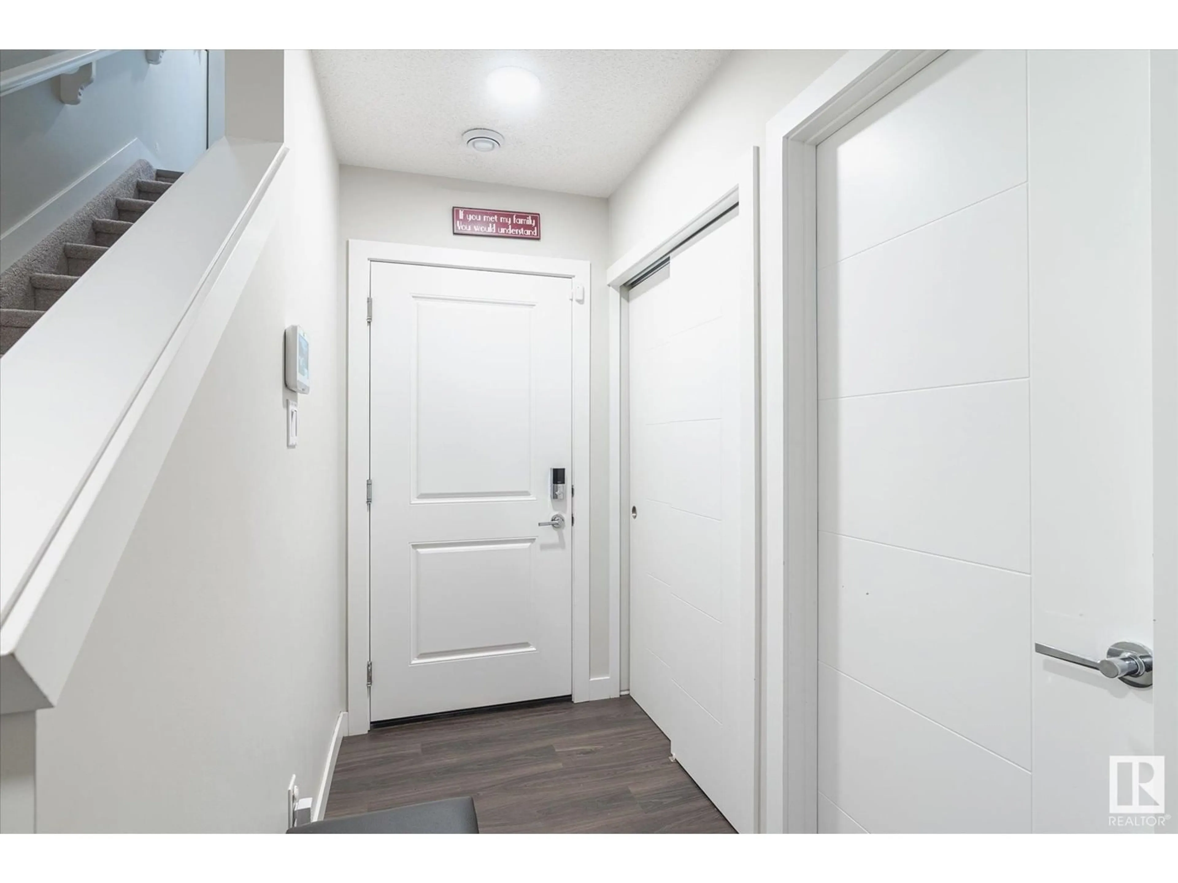 Indoor entryway for #4 - 979 CRYSTALLINA NERA WY, Edmonton Alberta T5Z0S3