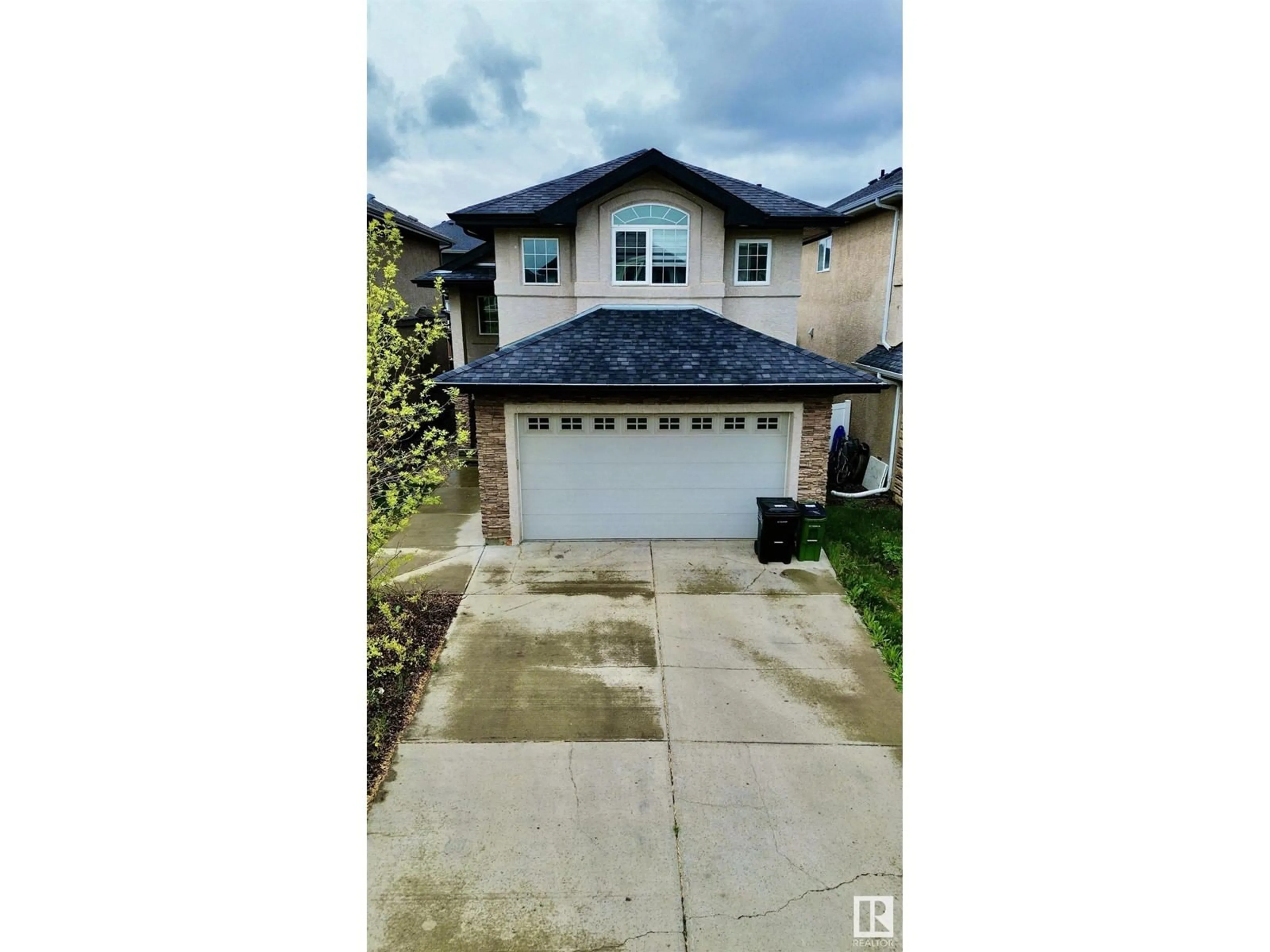A pic from outside/outdoor area/front of a property/back of a property/a pic from drone, street for 550 ALBANY WY, Edmonton Alberta T6V1J6