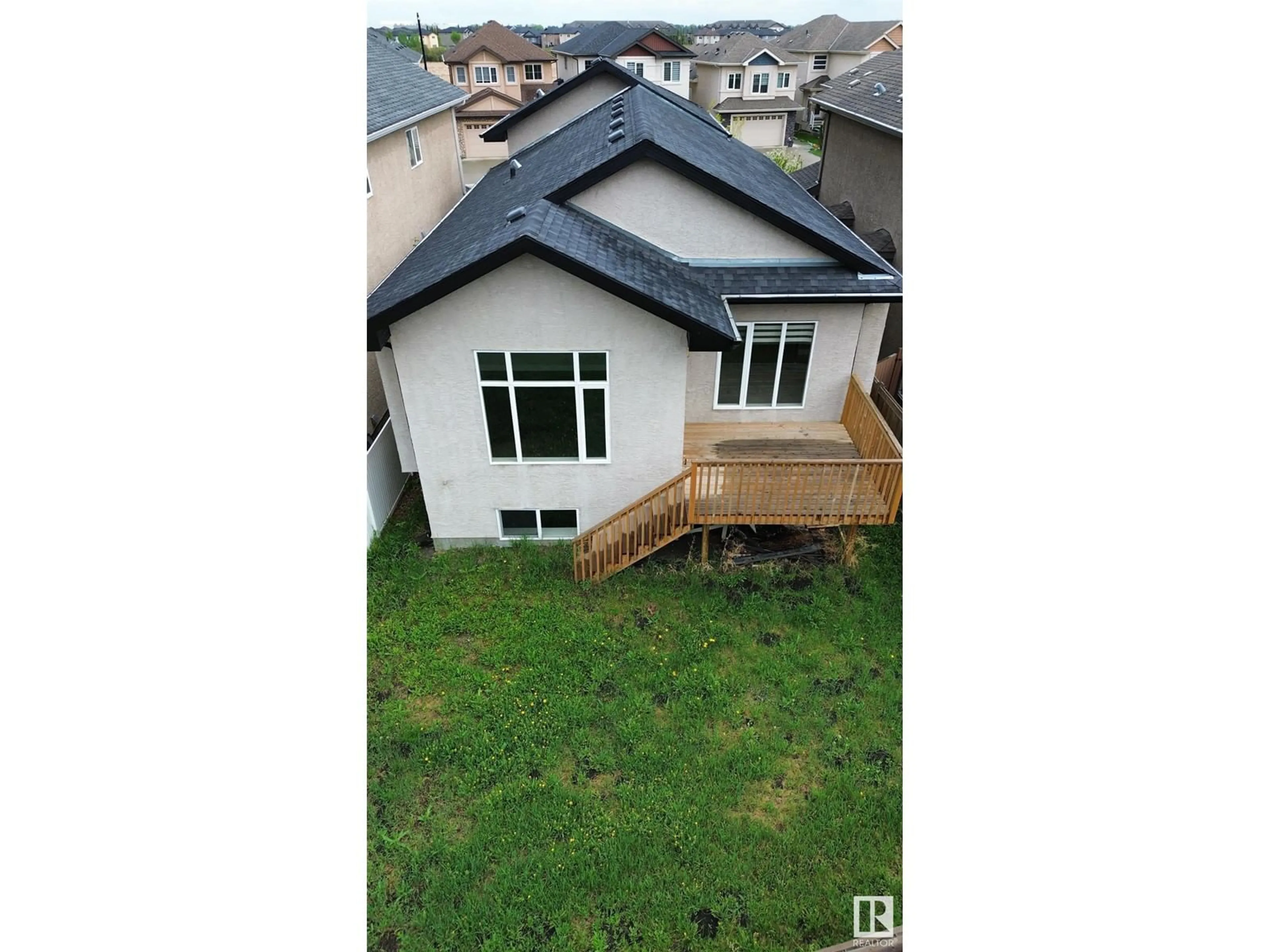A pic from outside/outdoor area/front of a property/back of a property/a pic from drone, building for 550 ALBANY WY, Edmonton Alberta T6V1J6