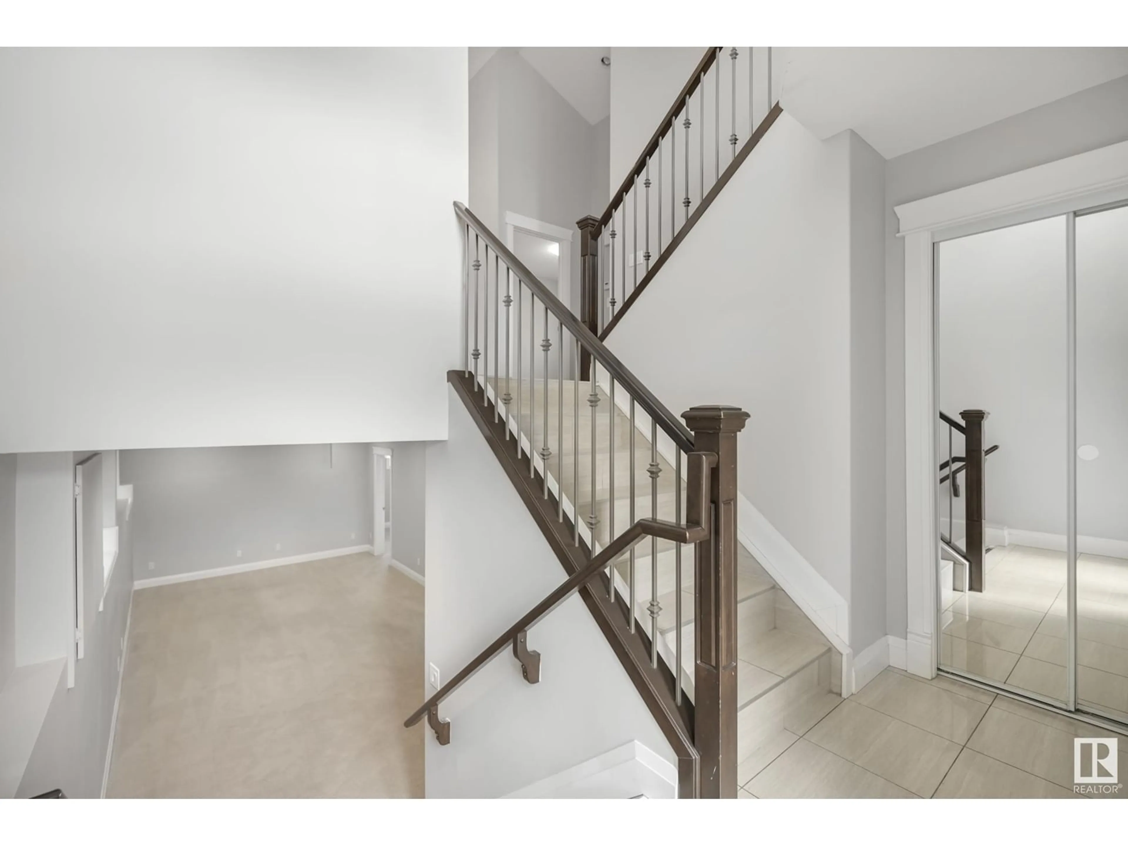 Stairs for 550 ALBANY WY, Edmonton Alberta T6V1J6
