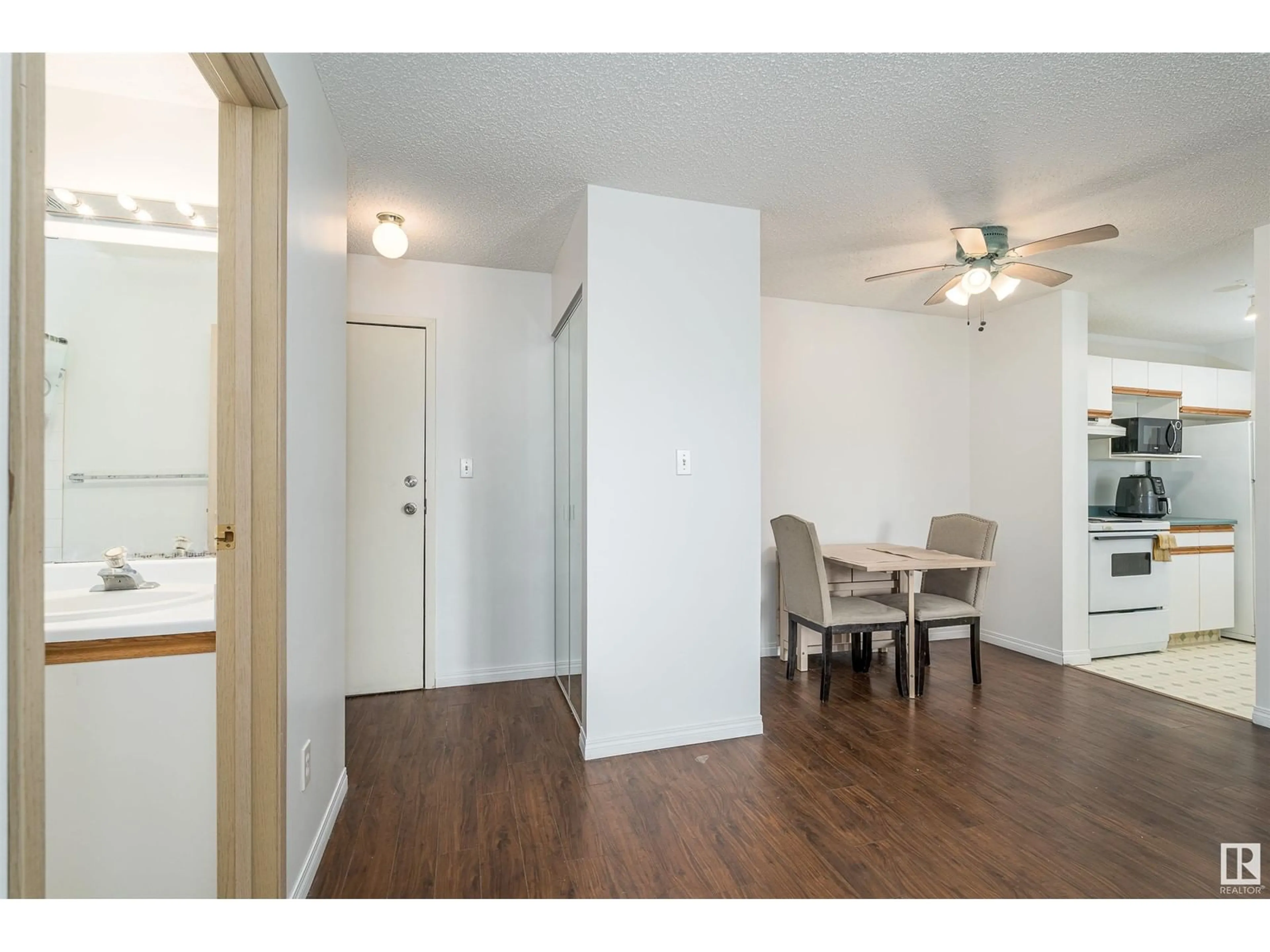 Unknown for #214 - 11620 9A AV, Edmonton Alberta T6J7B4