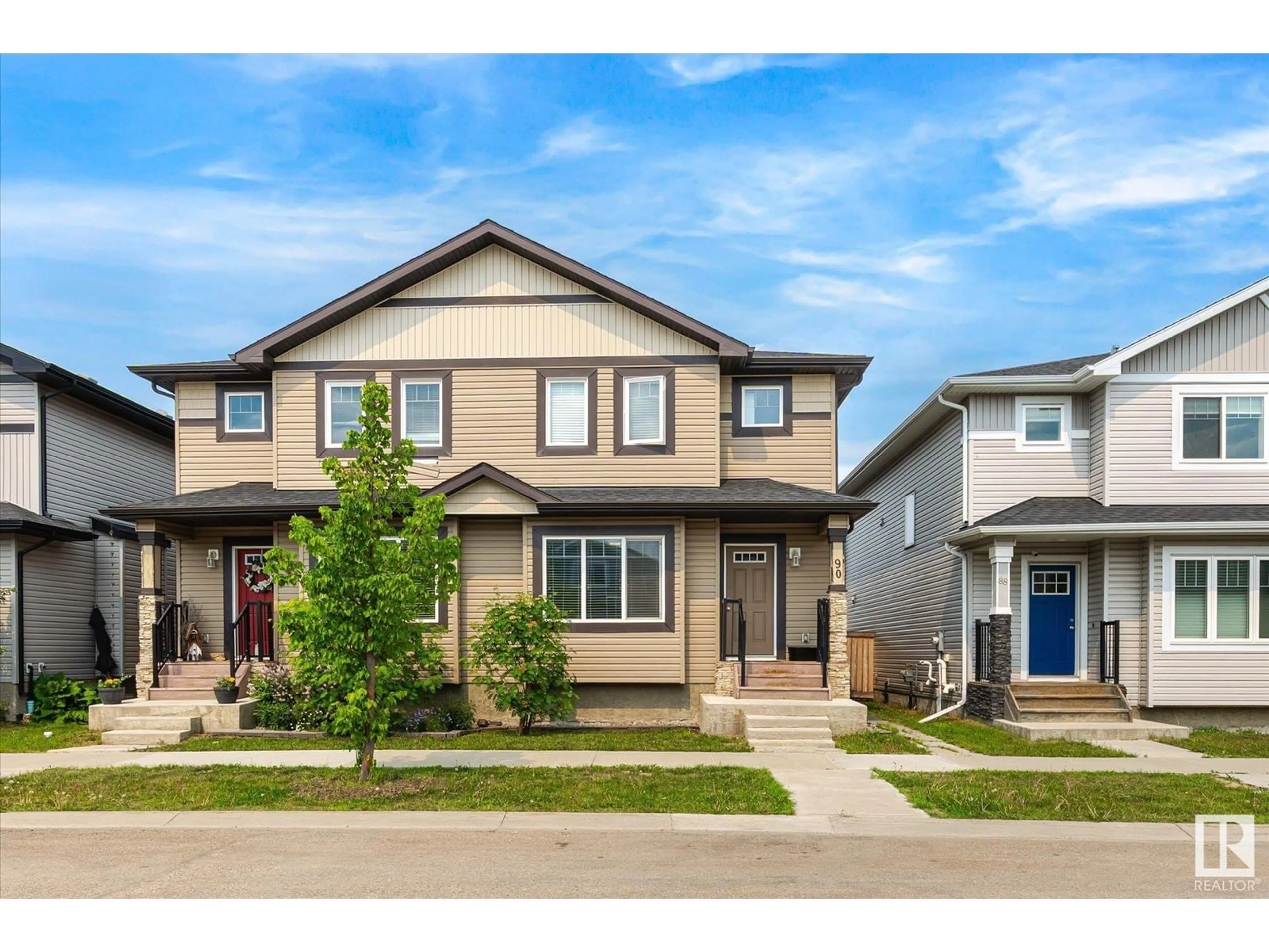 Home with vinyl exterior material, street for 90 RICHMOND LI, Fort Saskatchewan Alberta T8L0S5