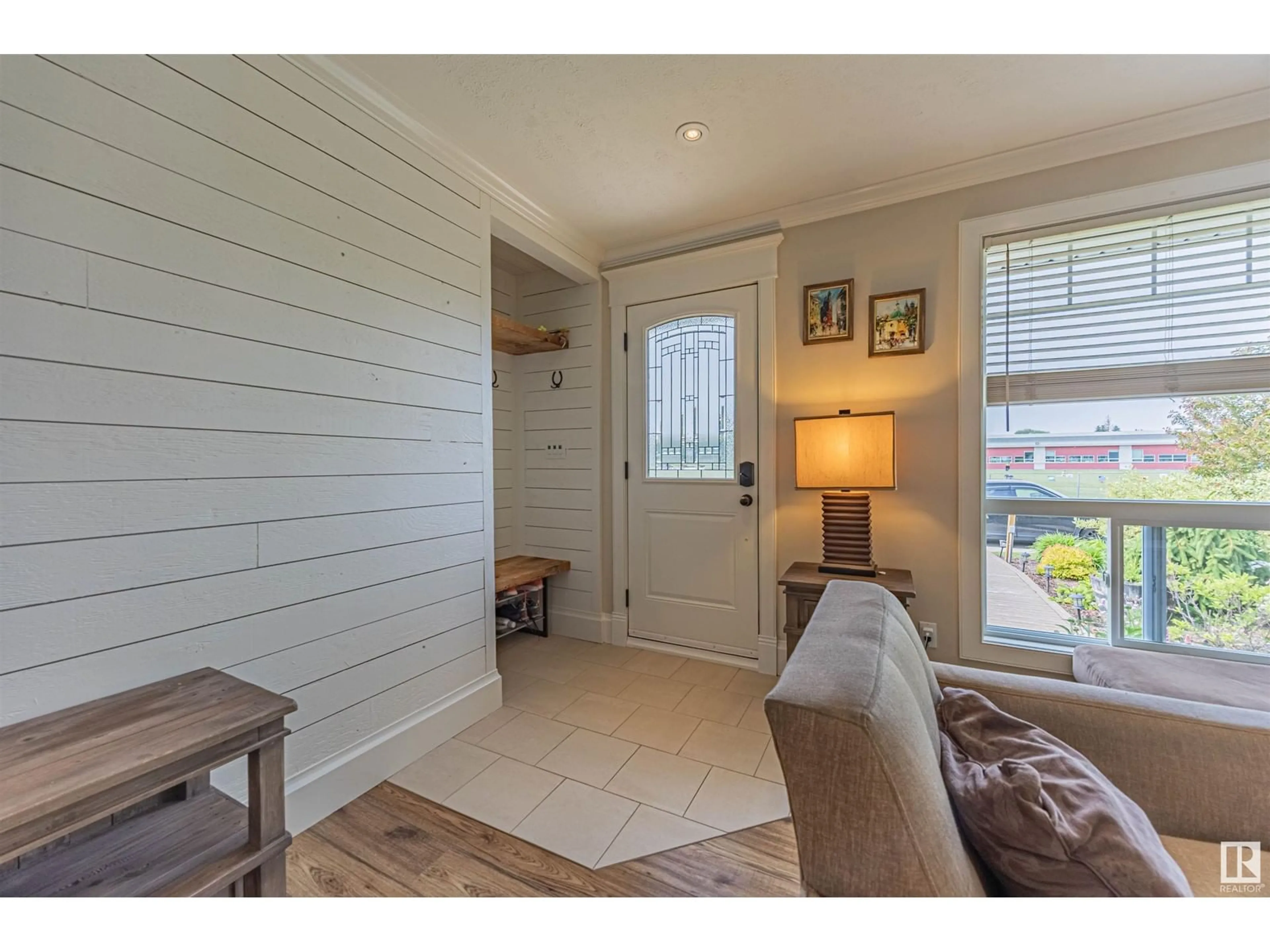 Indoor entryway for 9027 154 ST, Edmonton Alberta T5R1T1