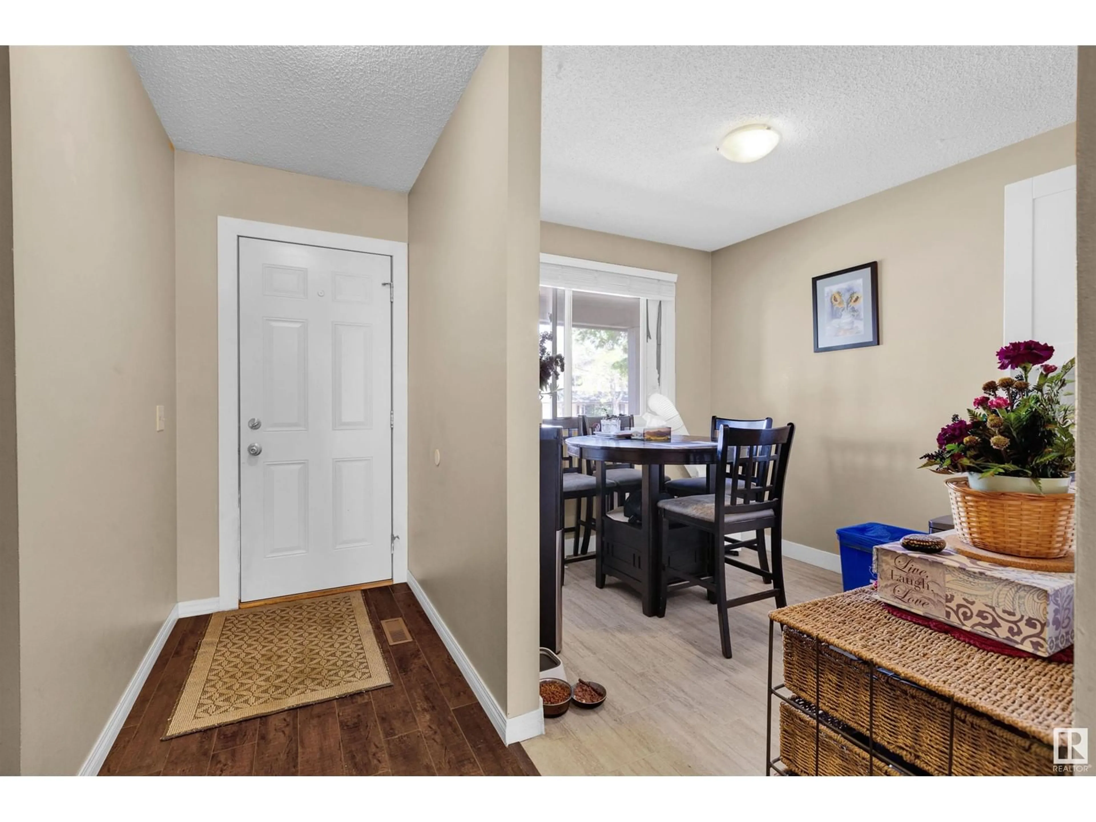 Unknown for 4715 35 AV, Edmonton Alberta T6L3P8