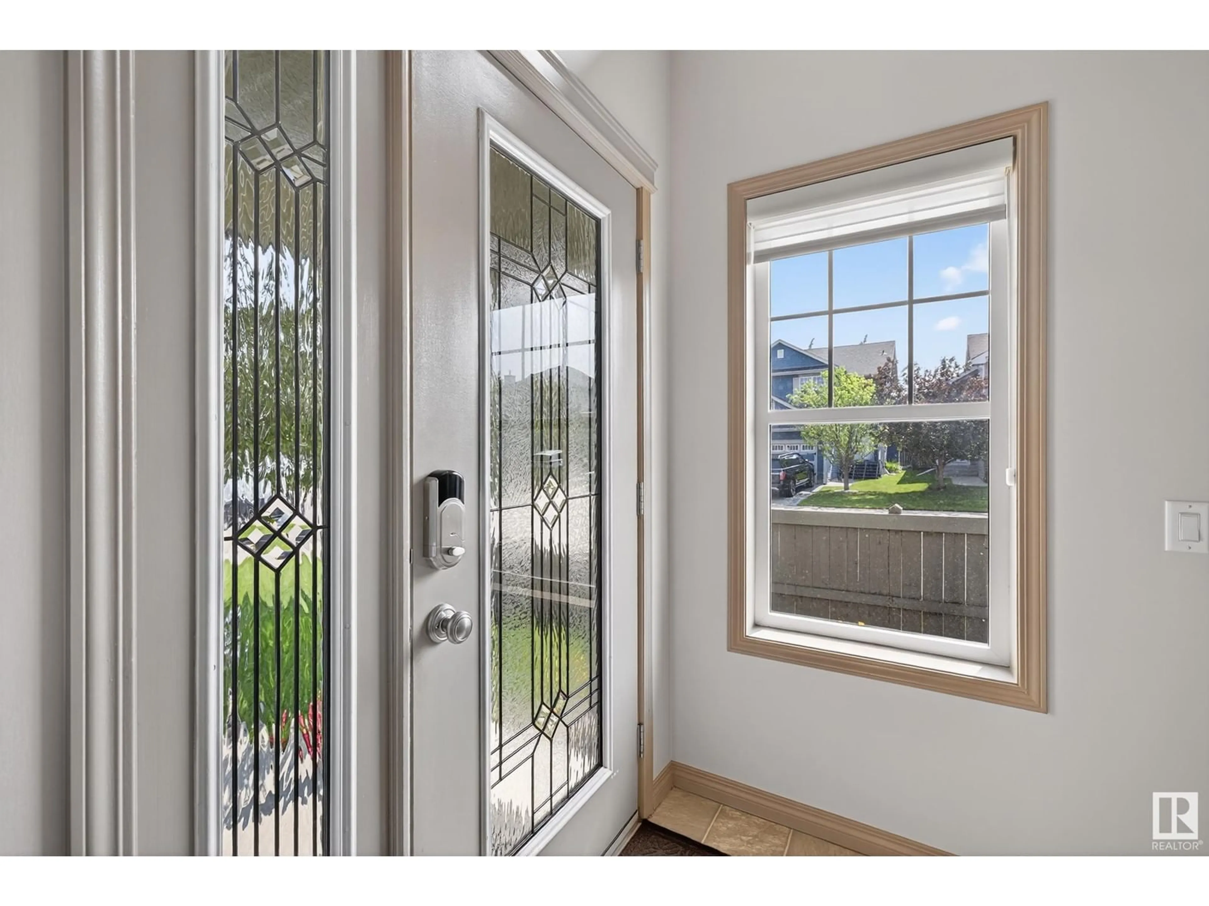 Indoor entryway for 403 ARMITAGE RD, Sherwood Park Alberta T8H0A7
