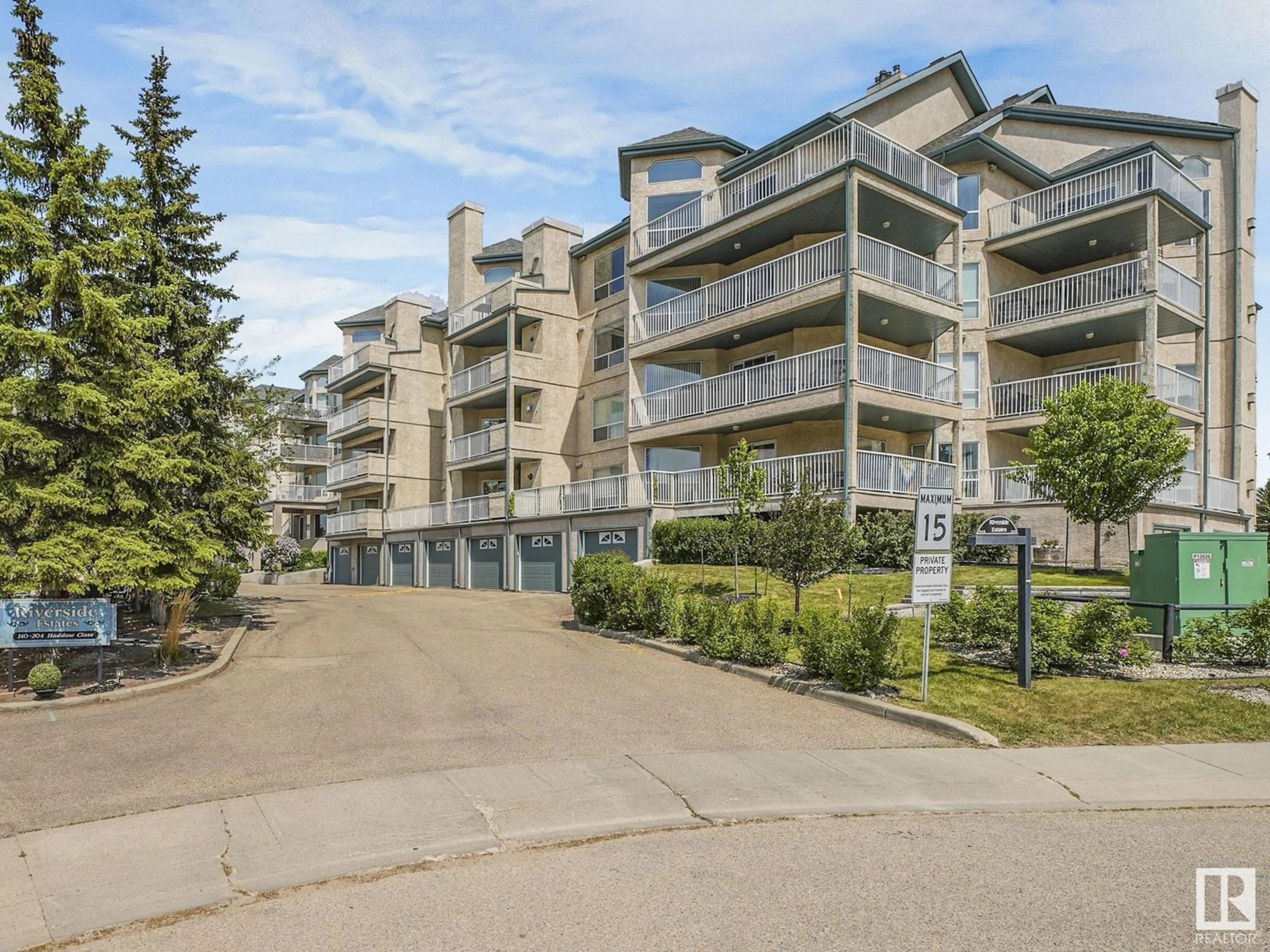 A pic from outside/outdoor area/front of a property/back of a property/a pic from drone, street for 309 - 182 HADDOW CL, Edmonton Alberta T6R2V1