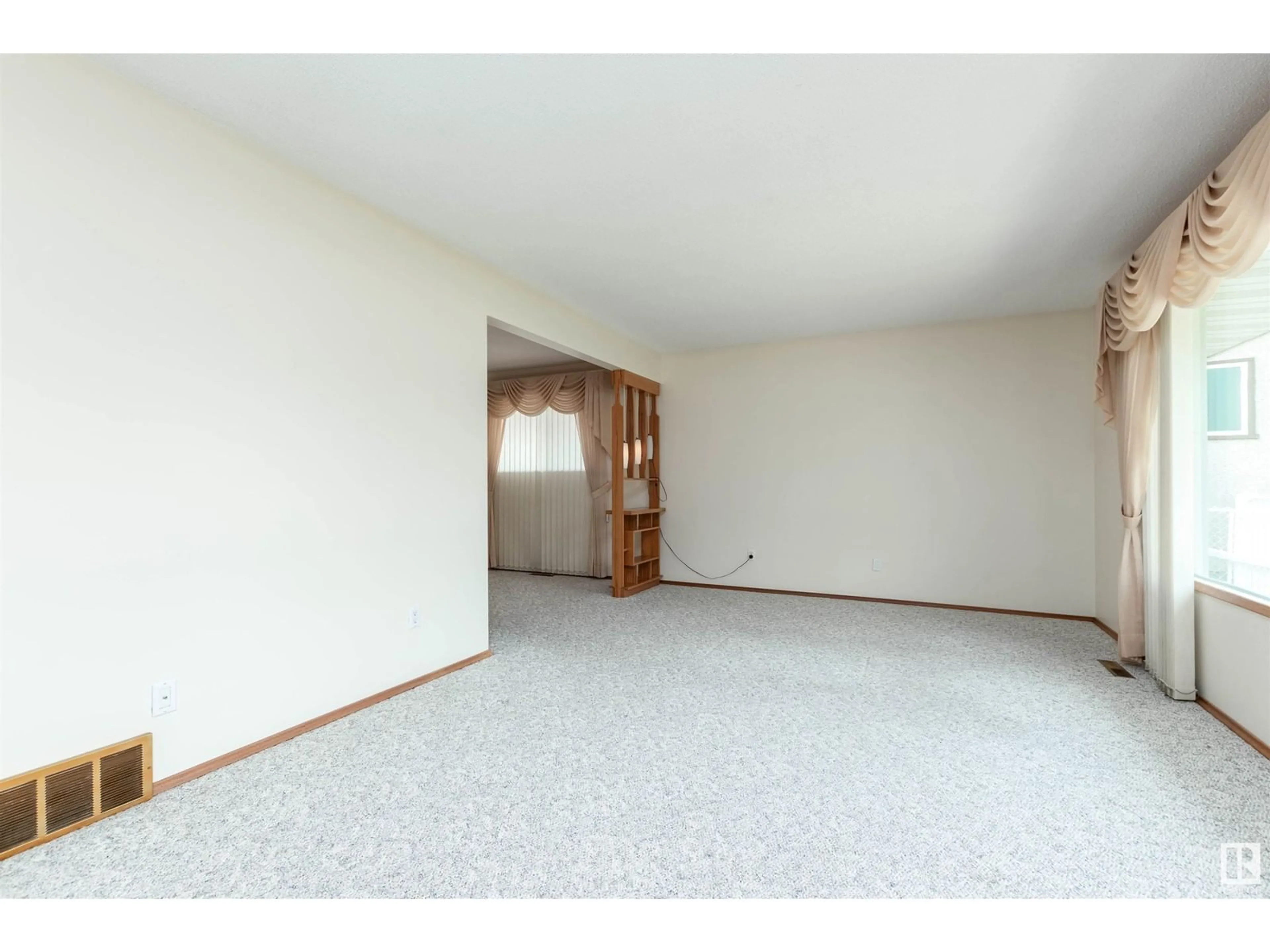 A pic of a room for 4923 115 ST, Edmonton Alberta T6H3P1