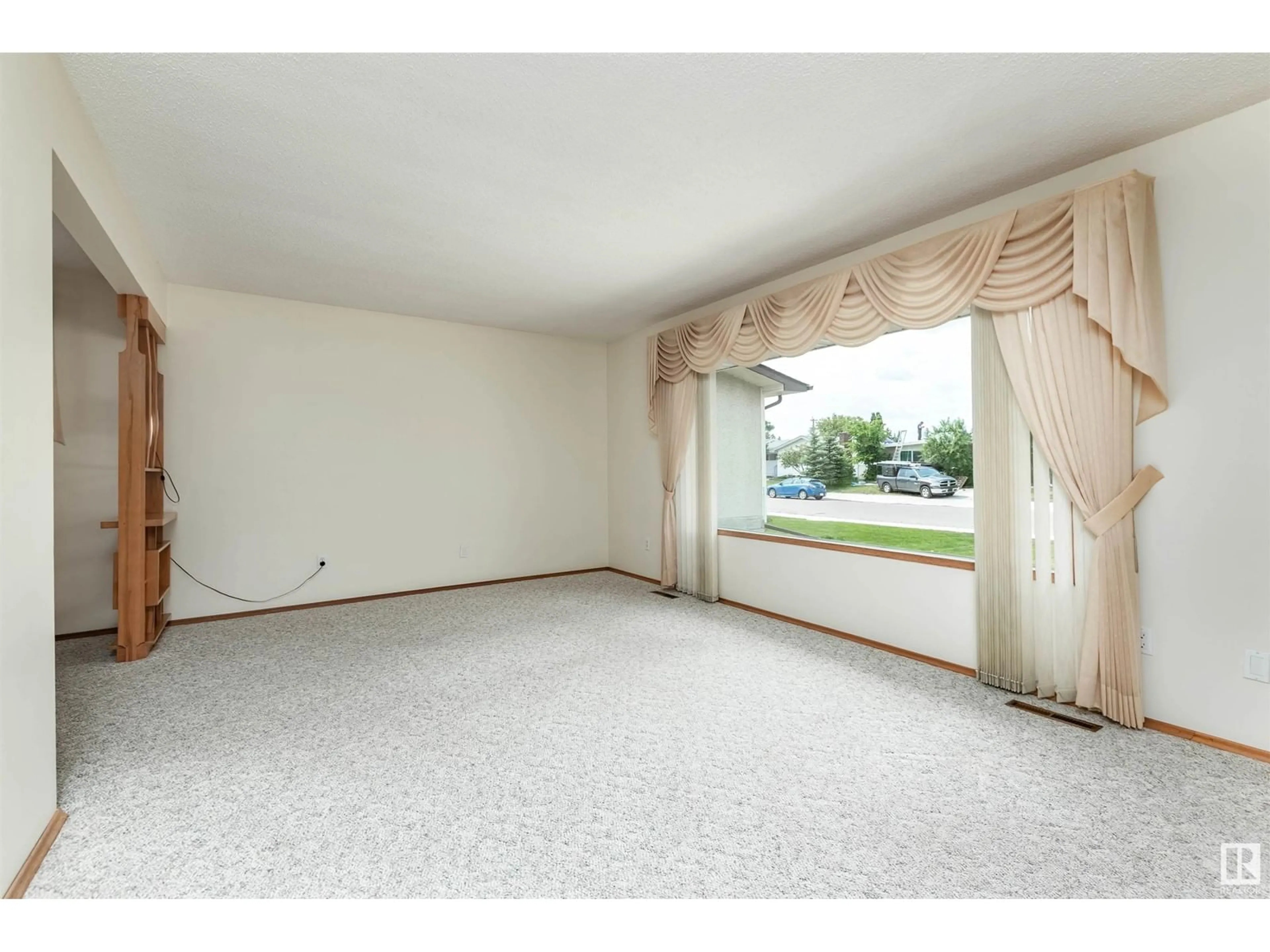 A pic of a room for 4923 115 ST, Edmonton Alberta T6H3P1