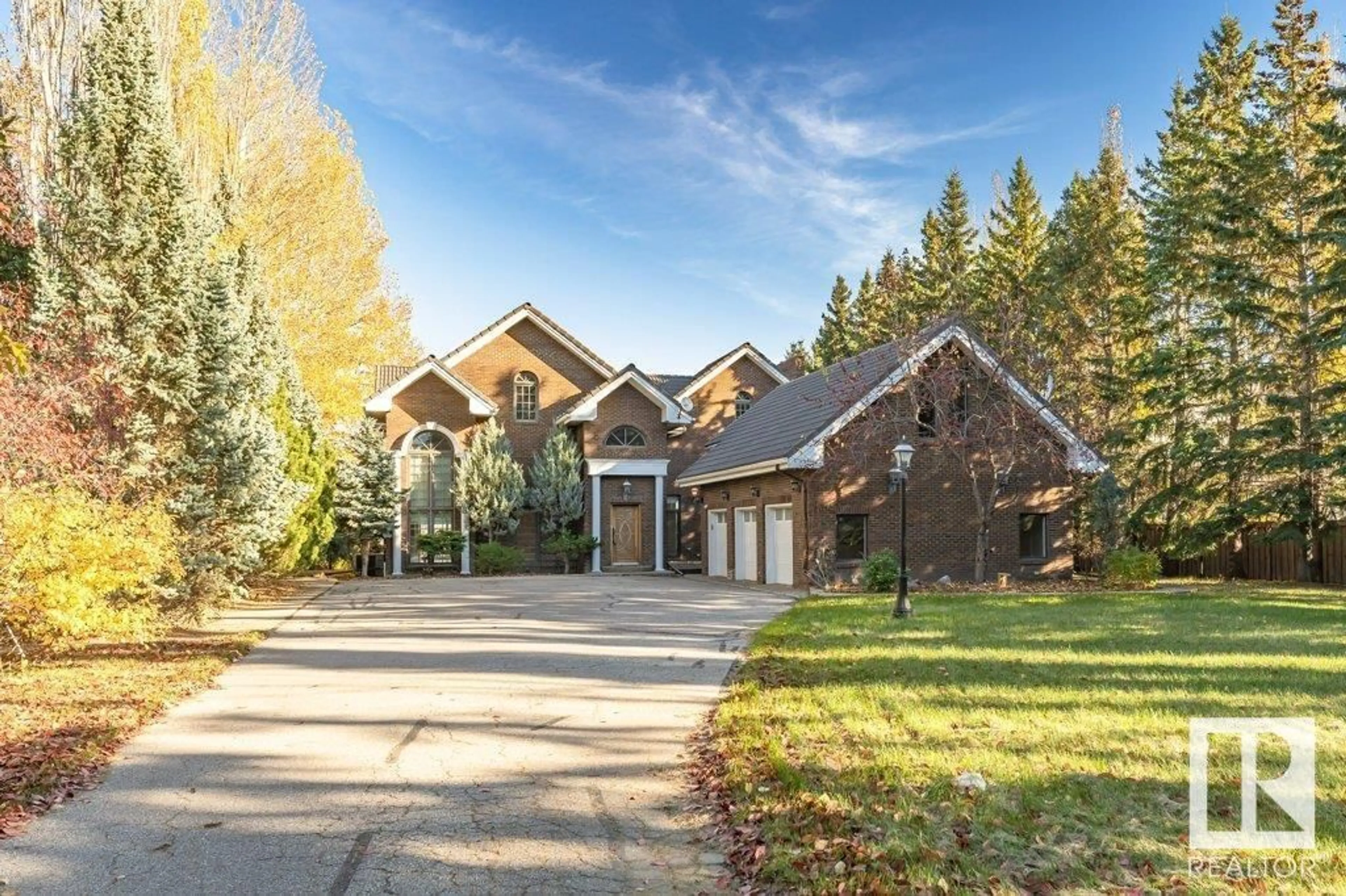 Home with brick exterior material, mountain view for NW - 220 GRANDISLE POINT, Edmonton Alberta T6M2P1