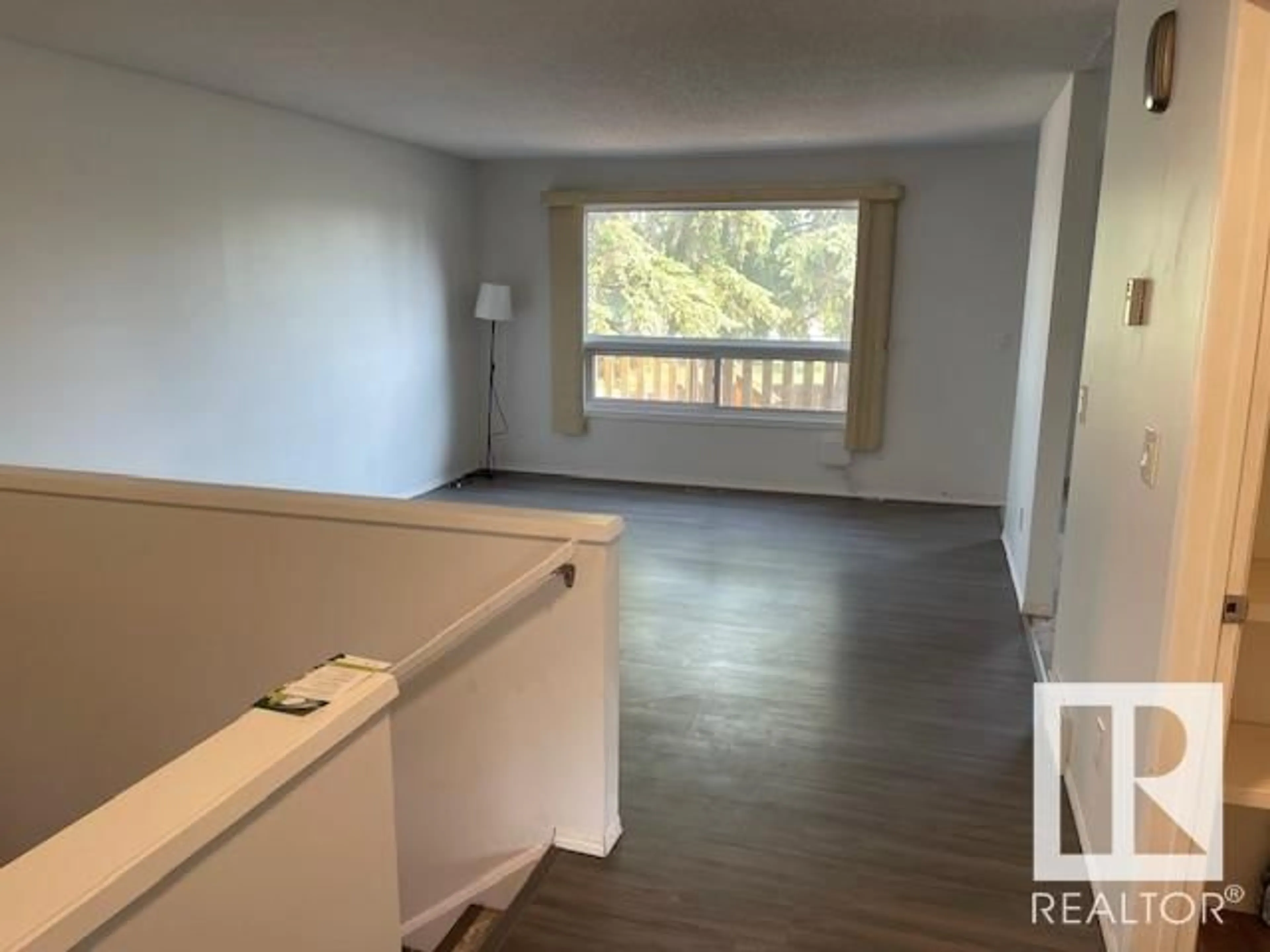 A pic of a room for 1799 LAKEWOOD RD, Edmonton Alberta T6K3B8