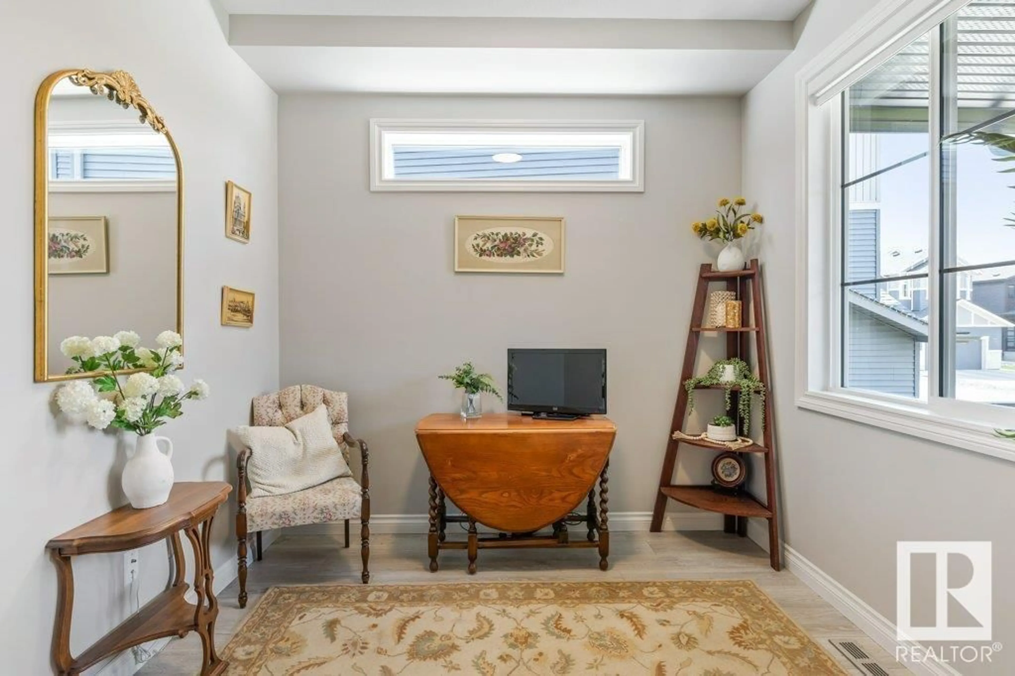 Indoor entryway for 83 RATELLE CI, St. Albert Alberta T8N7T8