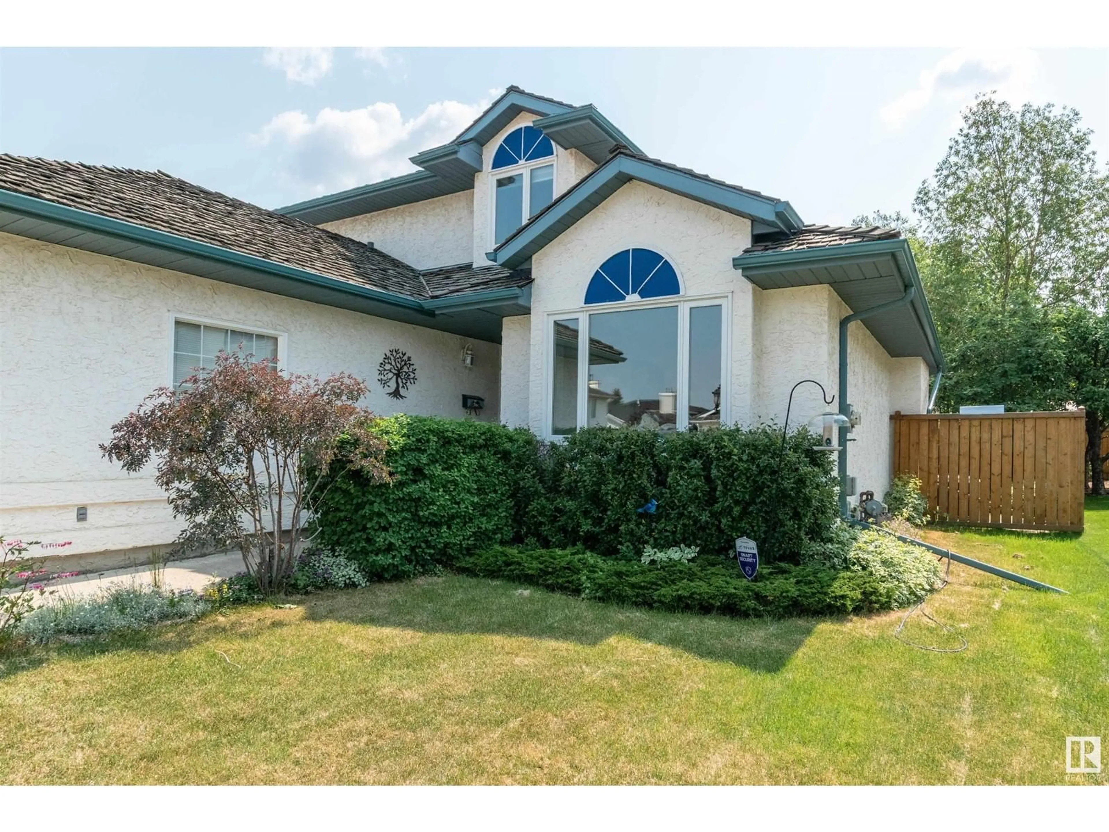Home with vinyl exterior material, street for 67 NOTTINGHAM RD, Sherwood Park Alberta T8A5L5