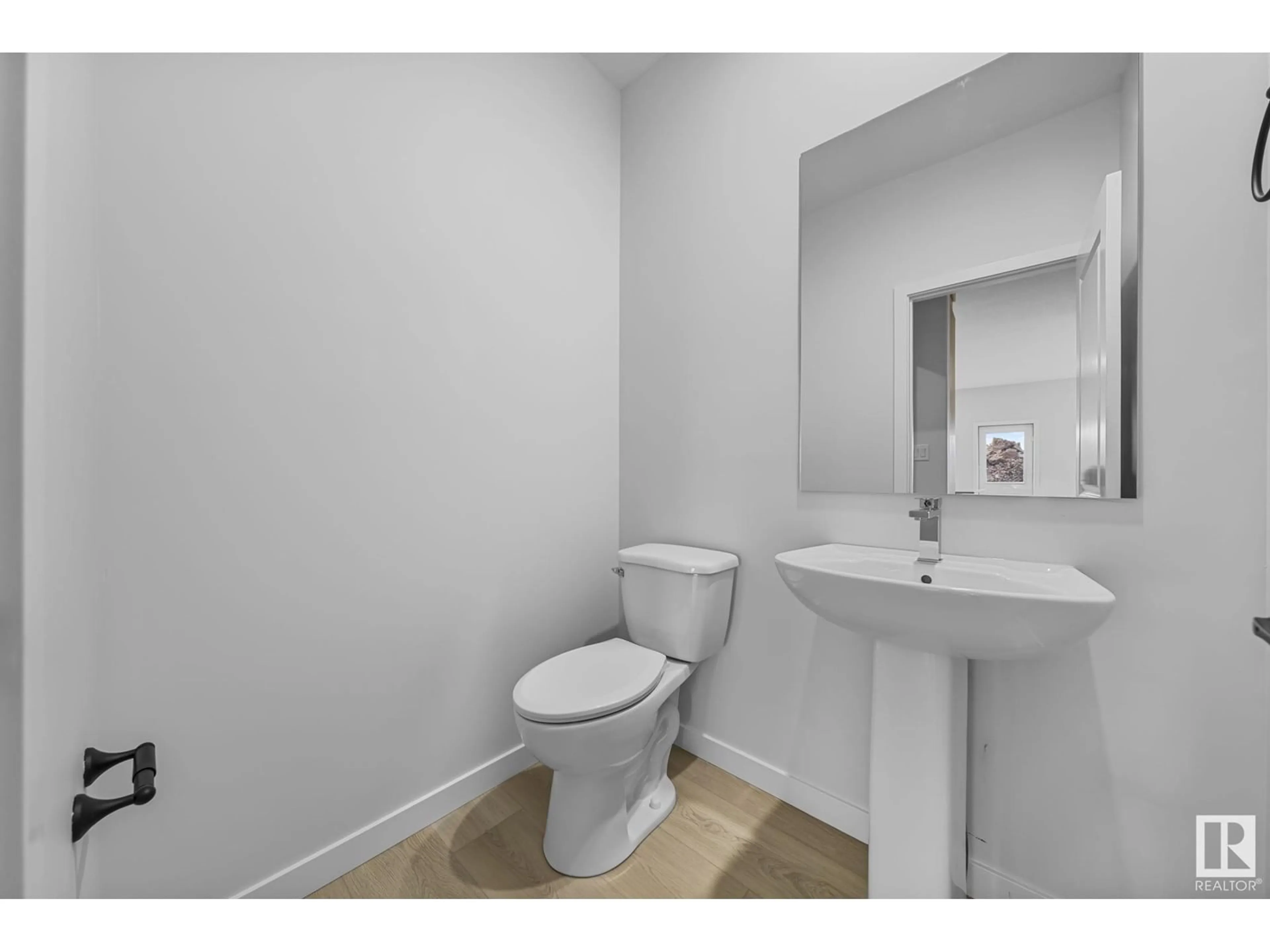 Standard bathroom, unknown for SW - 6377 KING WD, Edmonton Alberta T6W5J3