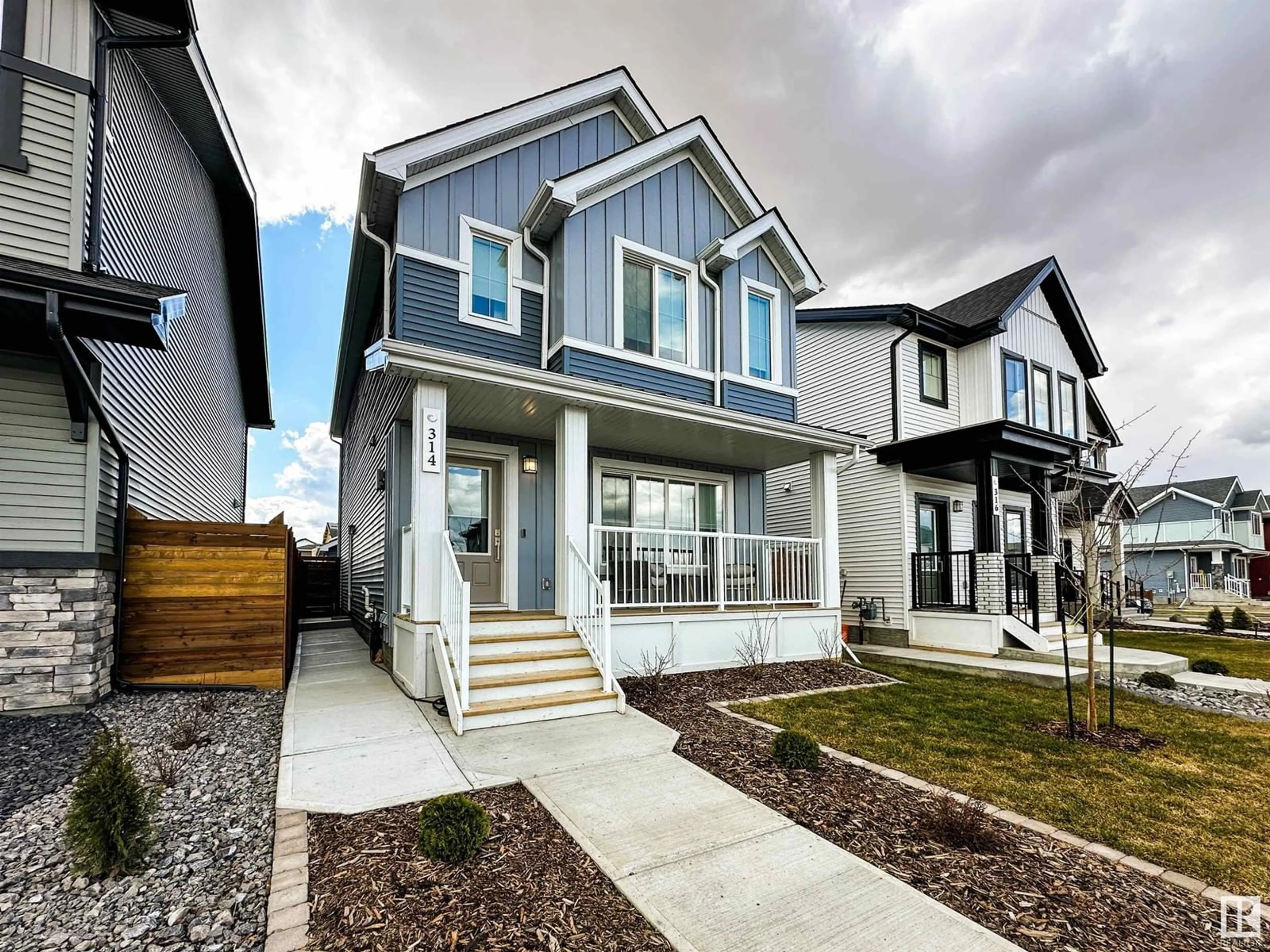 Home with vinyl exterior material, street for 314 JENSEN LAKES BV, St. Albert Alberta T8N7Z4