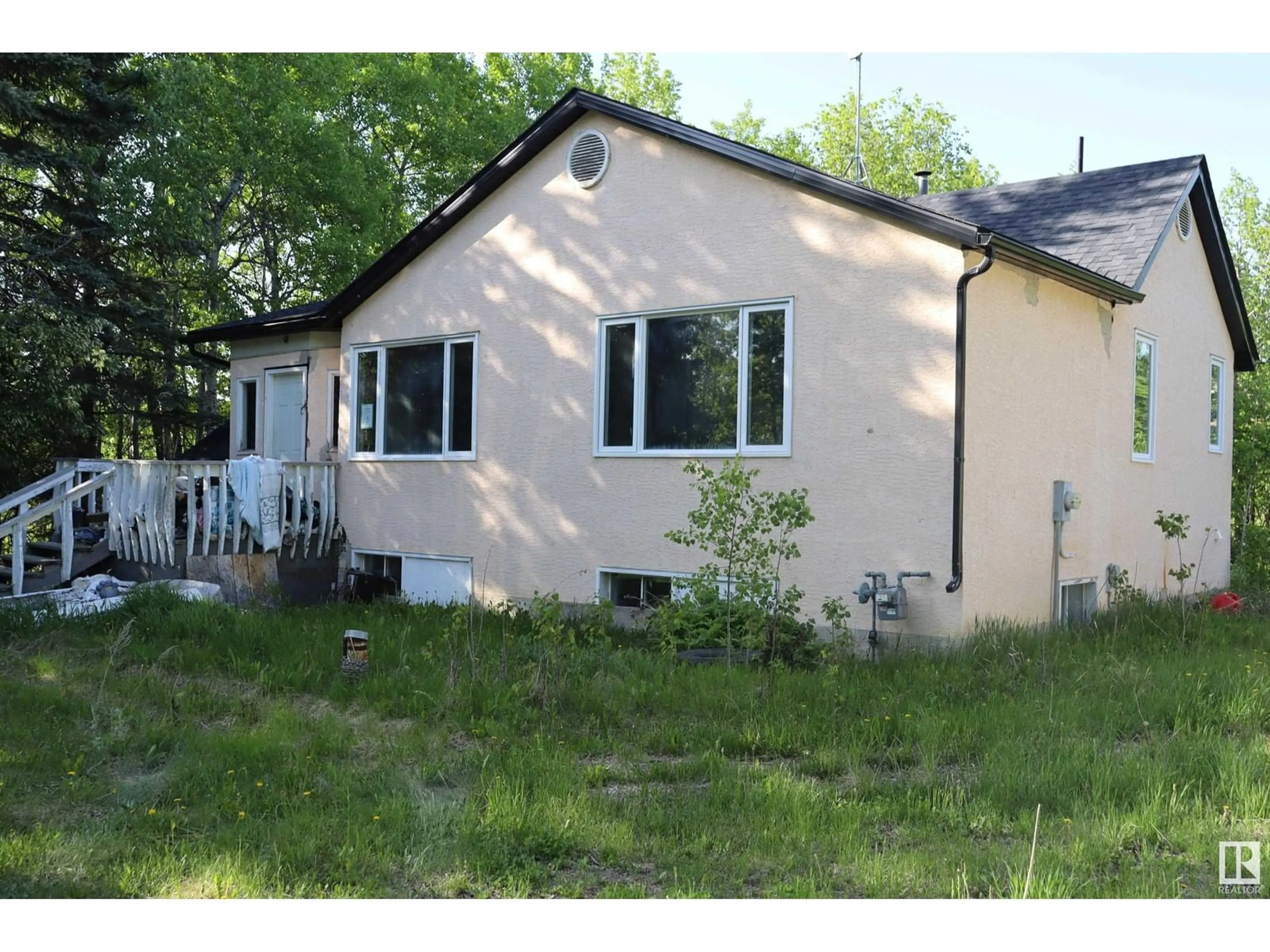 Home with vinyl exterior material, unknown for 51308 - 36 RGE.195, Rural Beaver County Alberta T0B4J0
