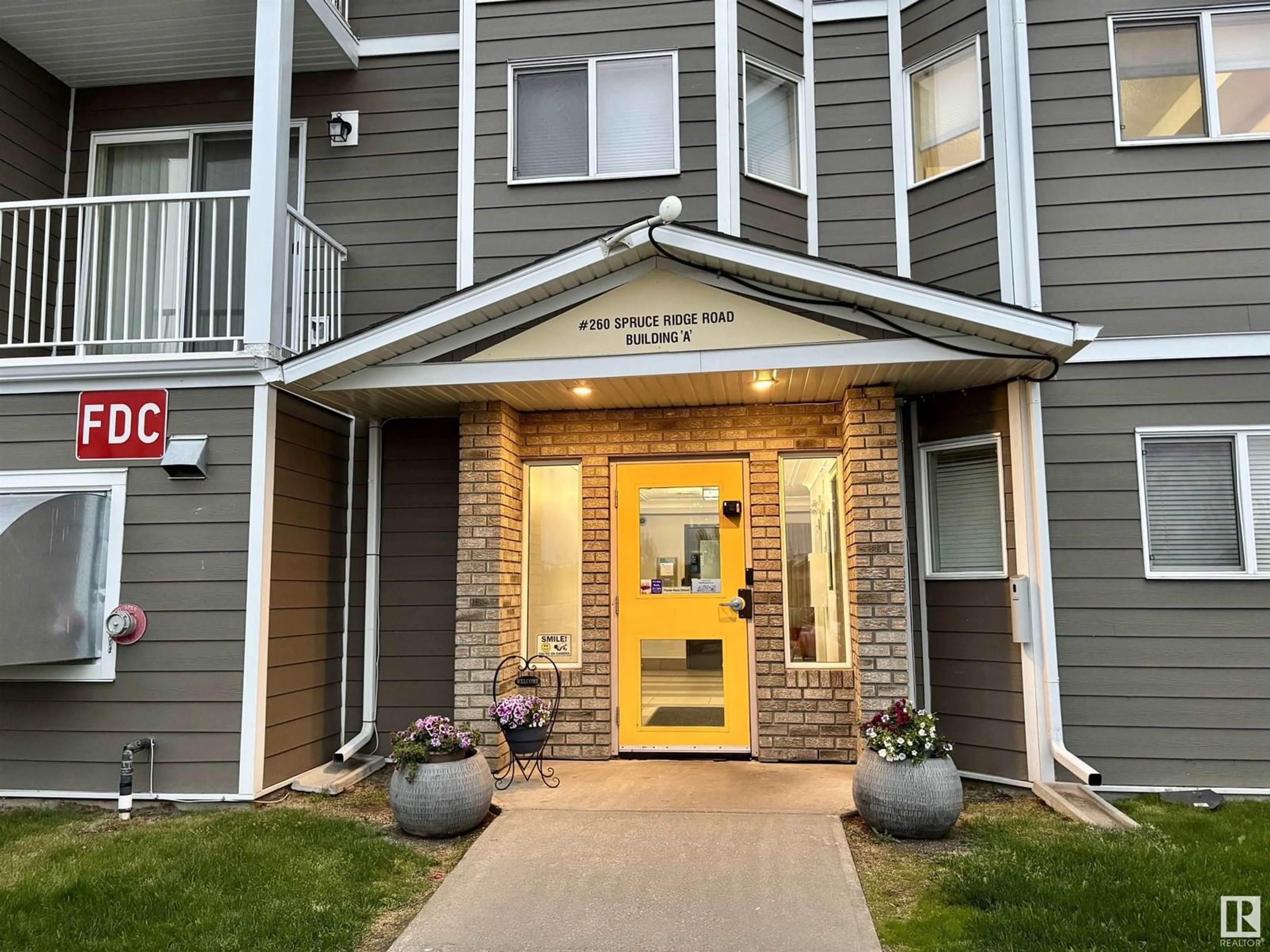 Indoor entryway for #306A - 260 SPRUCE RIDGE RD, Spruce Grove Alberta T7X0A1