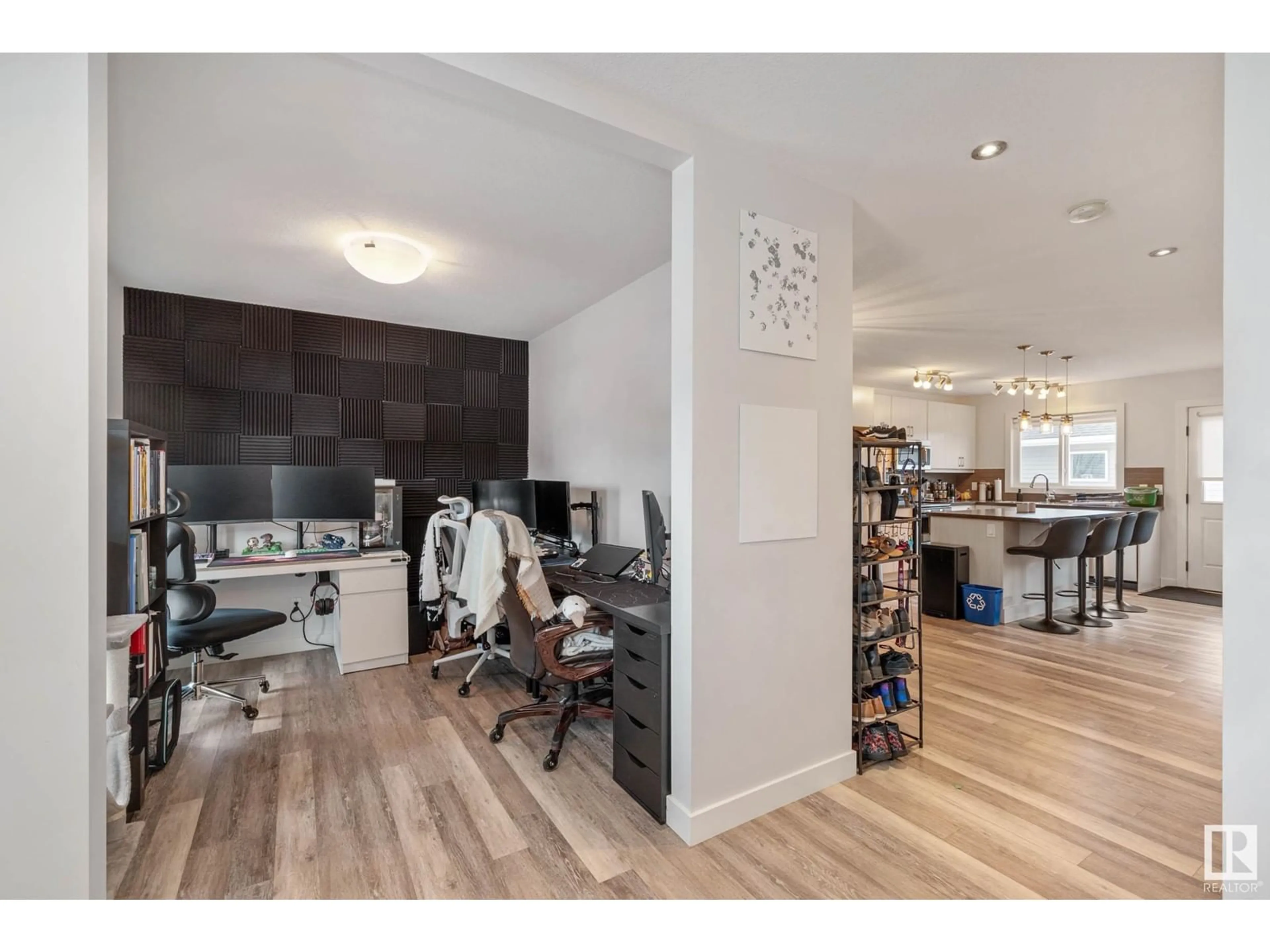 Unknown for 7204 CARDINAL WY, Edmonton Alberta T6W2Y5