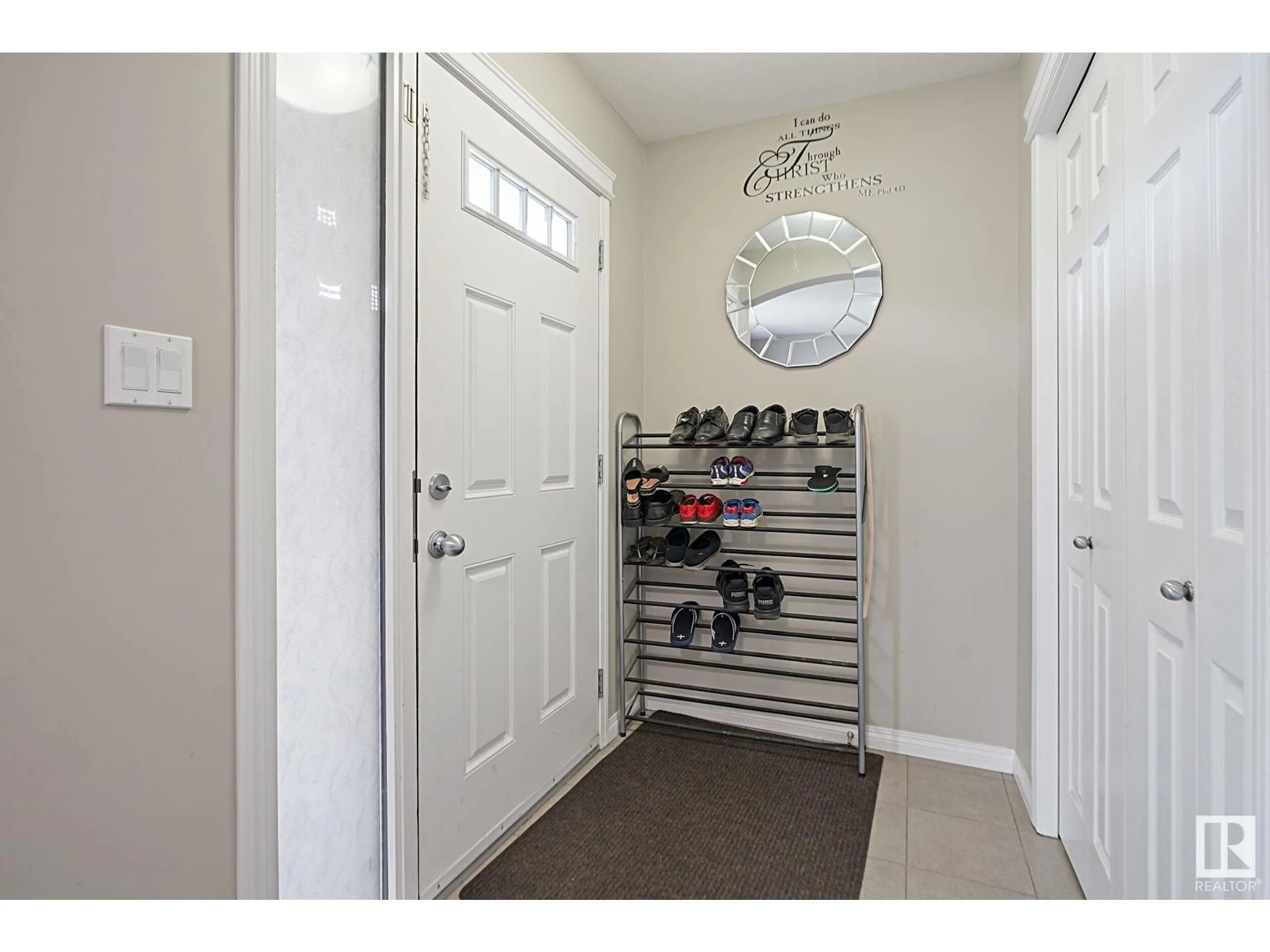 Indoor entryway for 5215 20AVE SW, Edmonton Alberta T6X1V6