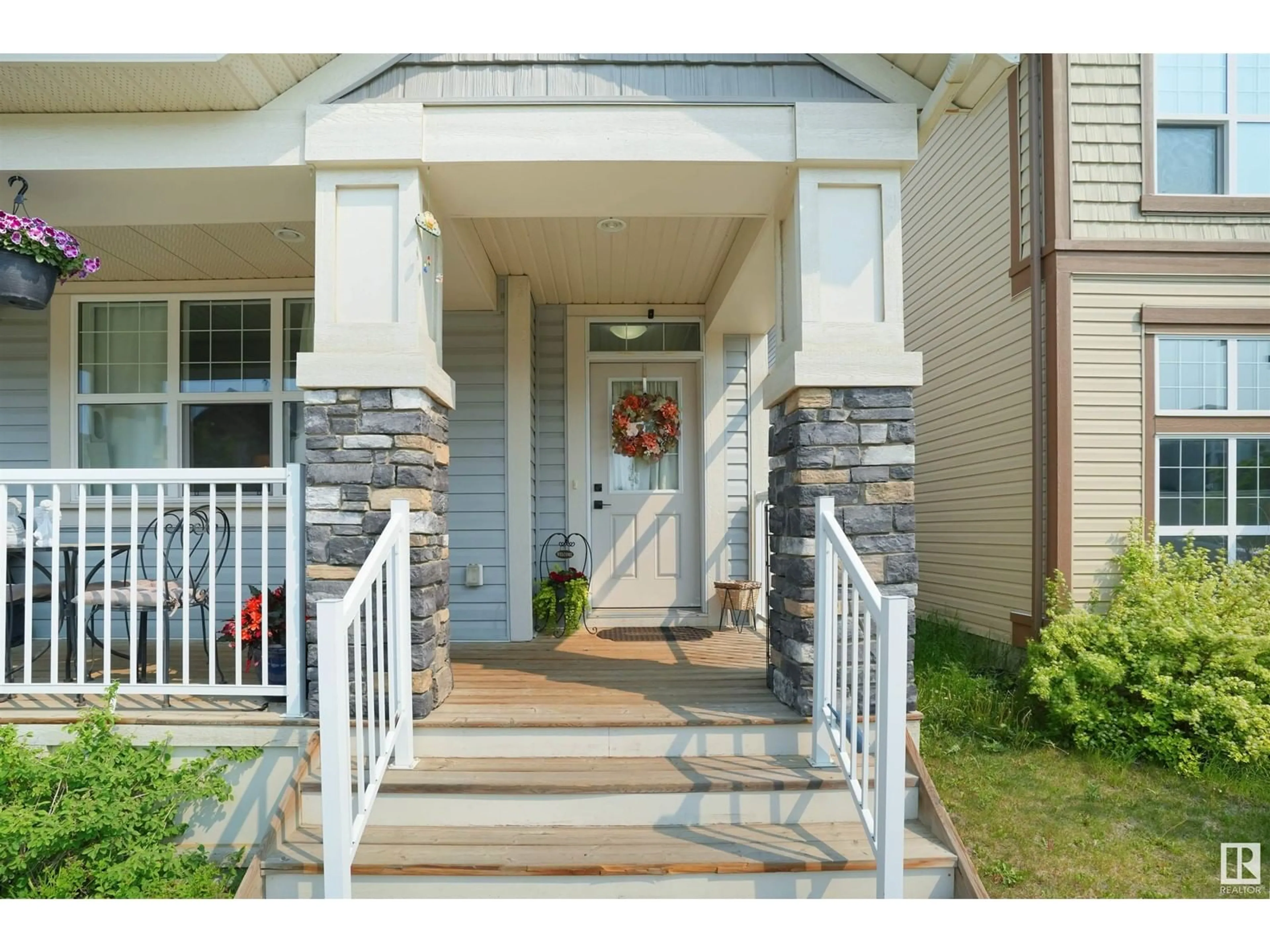 Indoor entryway for 5050 ANDISON CL, Edmonton Alberta T6W3T4