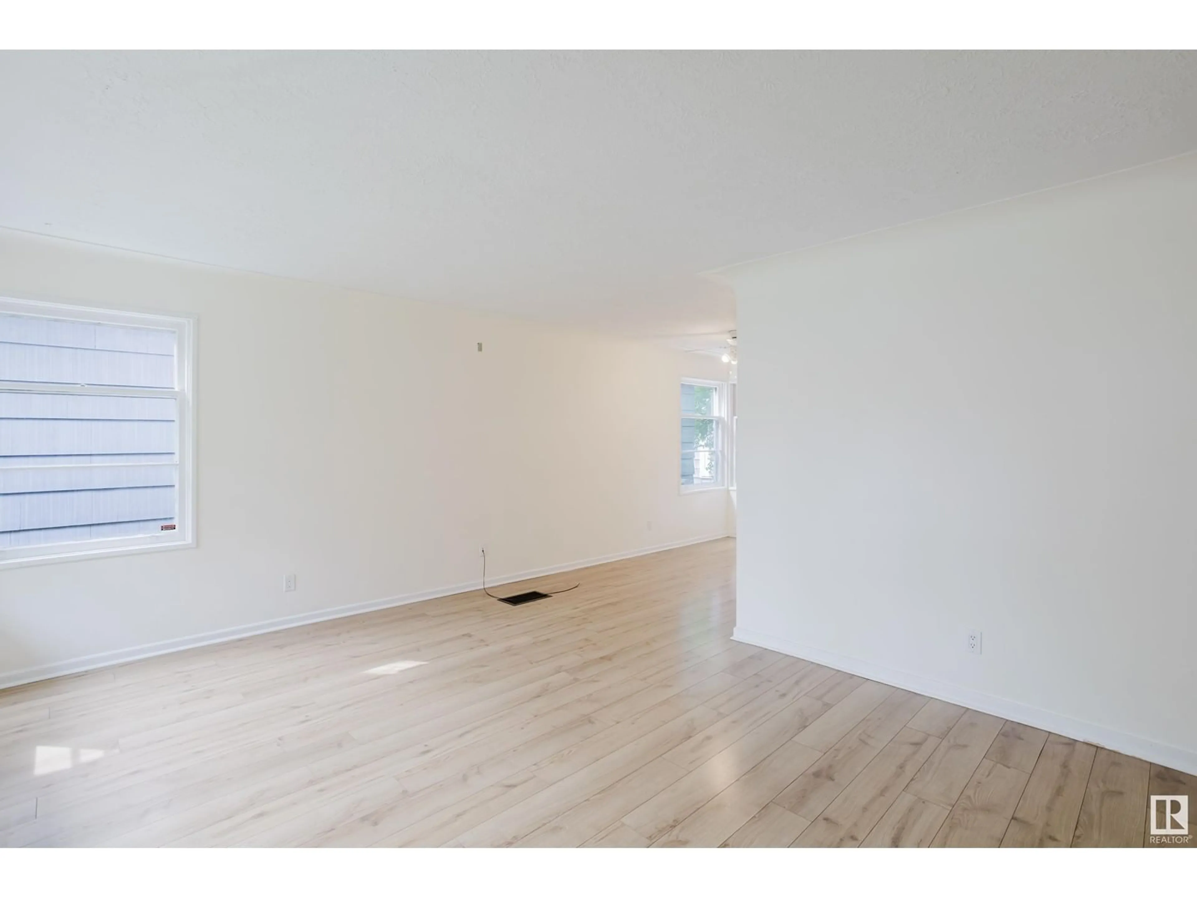 A pic of a room for 9808 85 AV NW, Edmonton Alberta T6E2J6