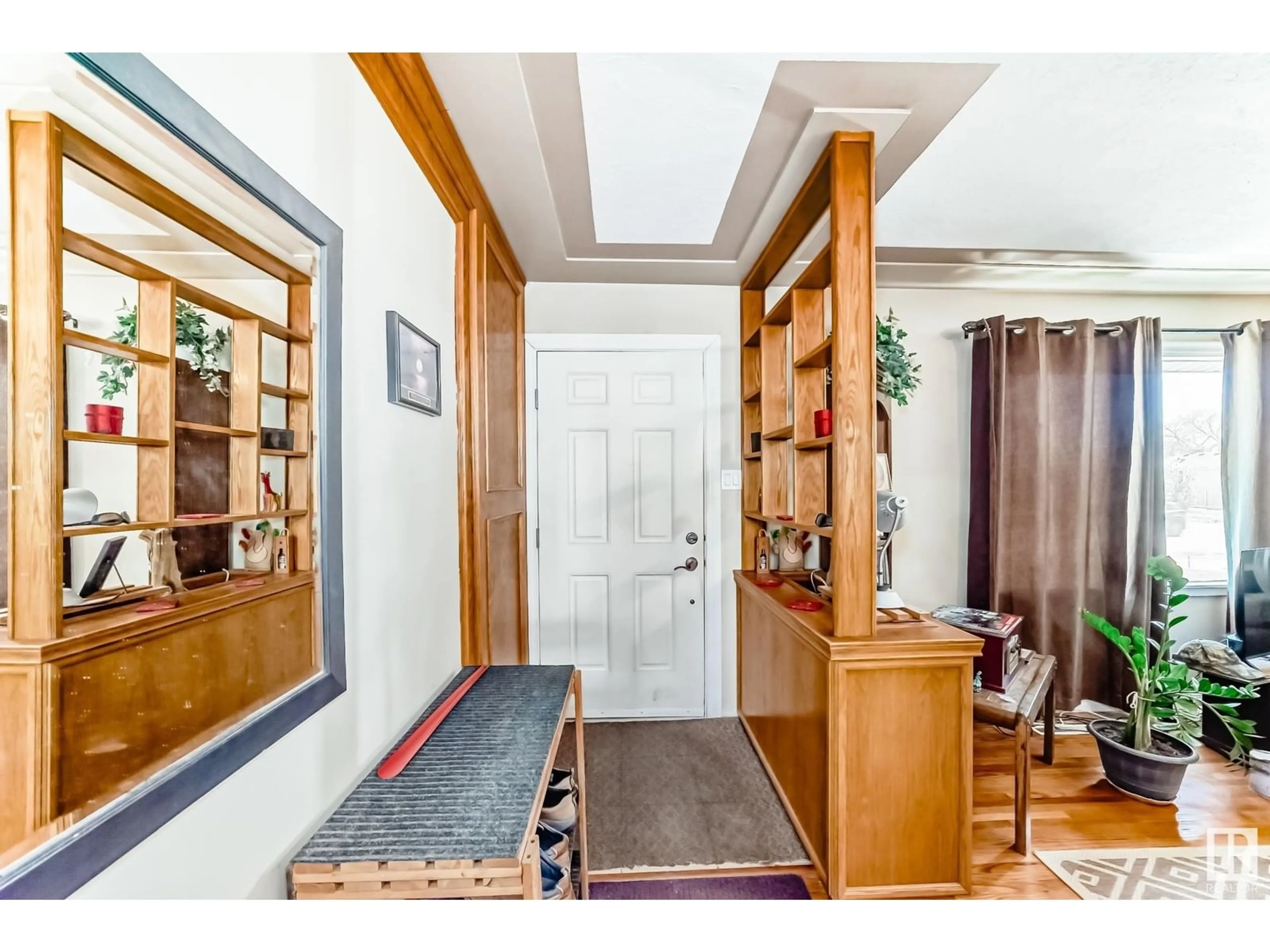Indoor entryway for NW - 9222 154 ST, Edmonton Alberta T5R1T5