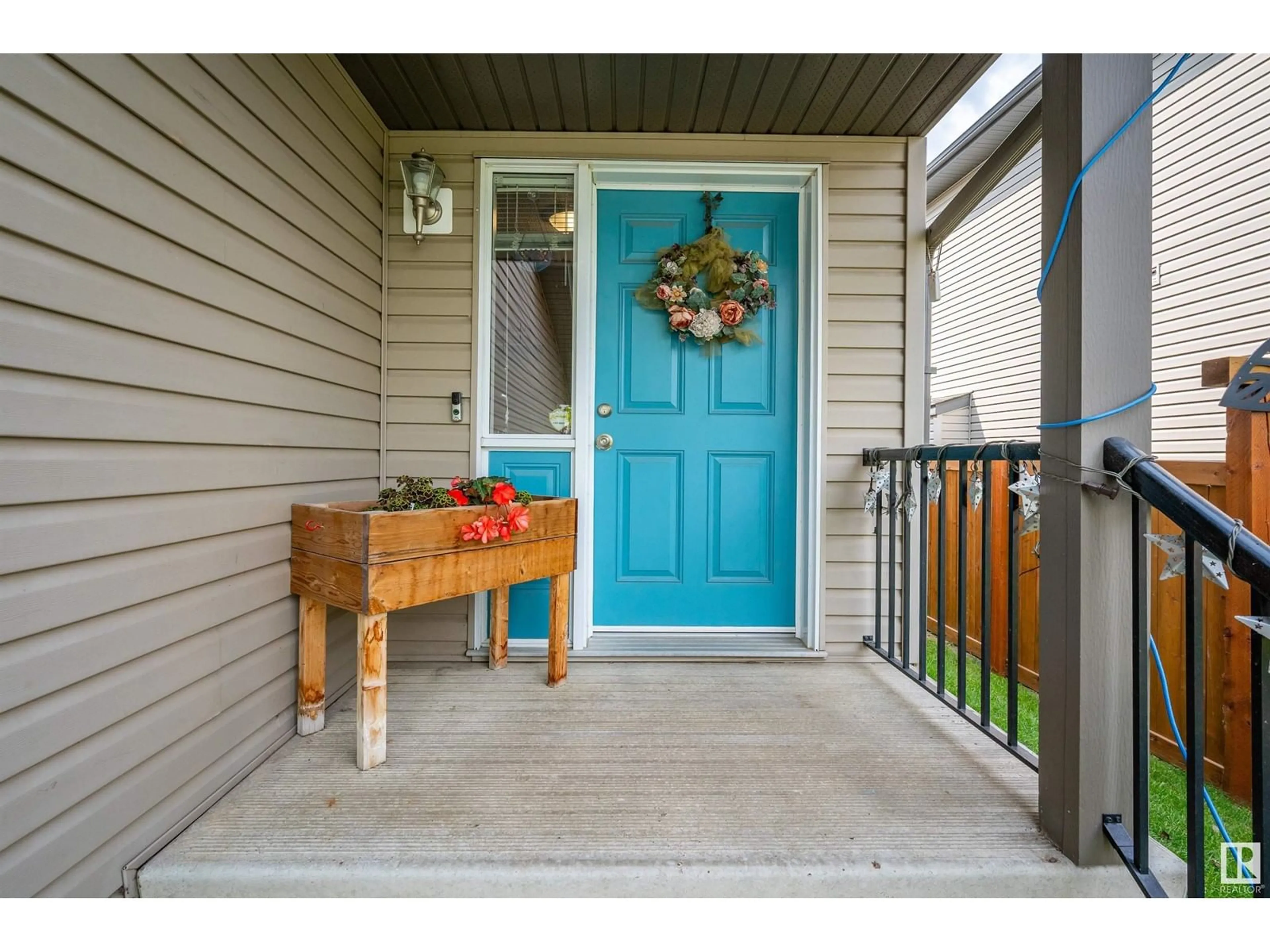 Indoor entryway for 276 FOXTAIL WY, Sherwood Park Alberta T8A3H6